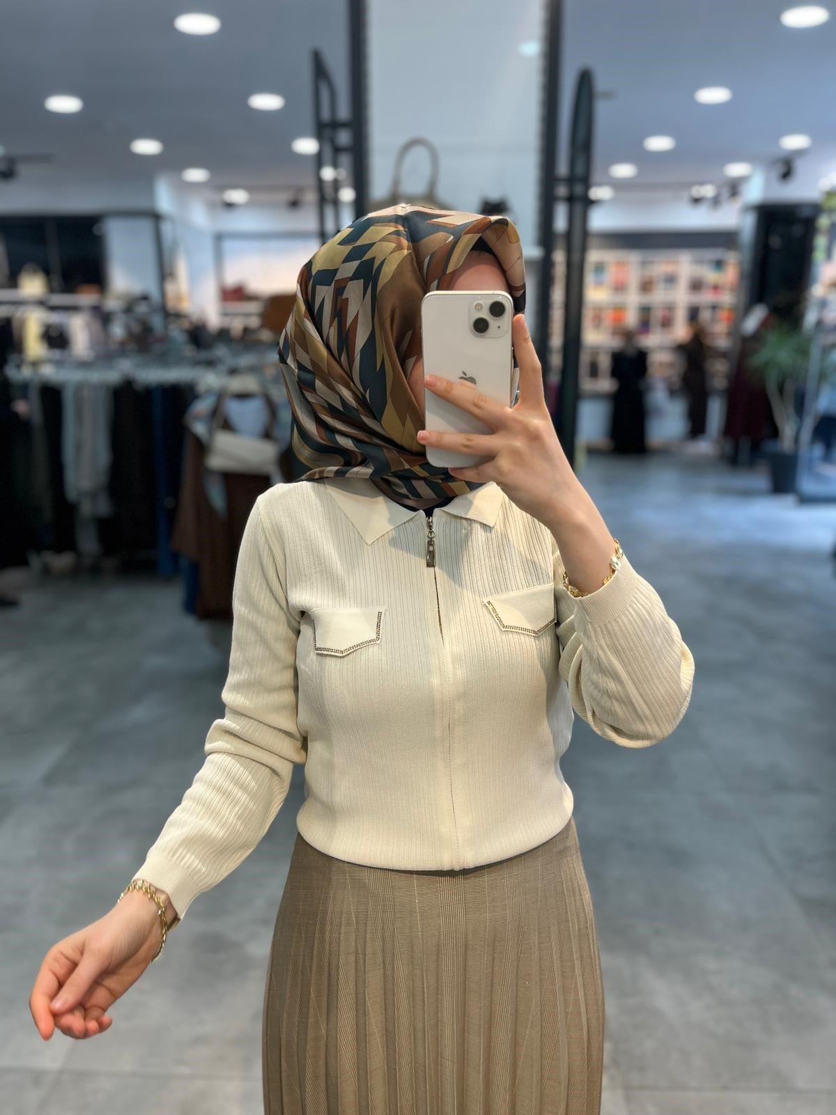 On Triko Fermuarlı Cep Kapaklı Hırka - Ekru