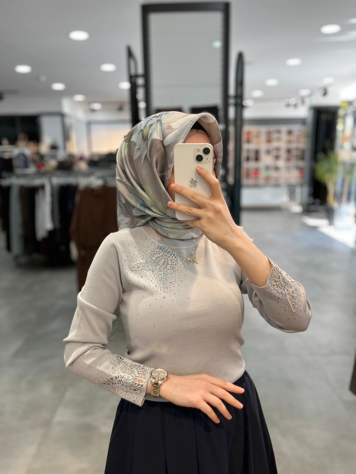 On Triko Kolu Ve Yakası Dantel Detaylı Bluz - Mavi