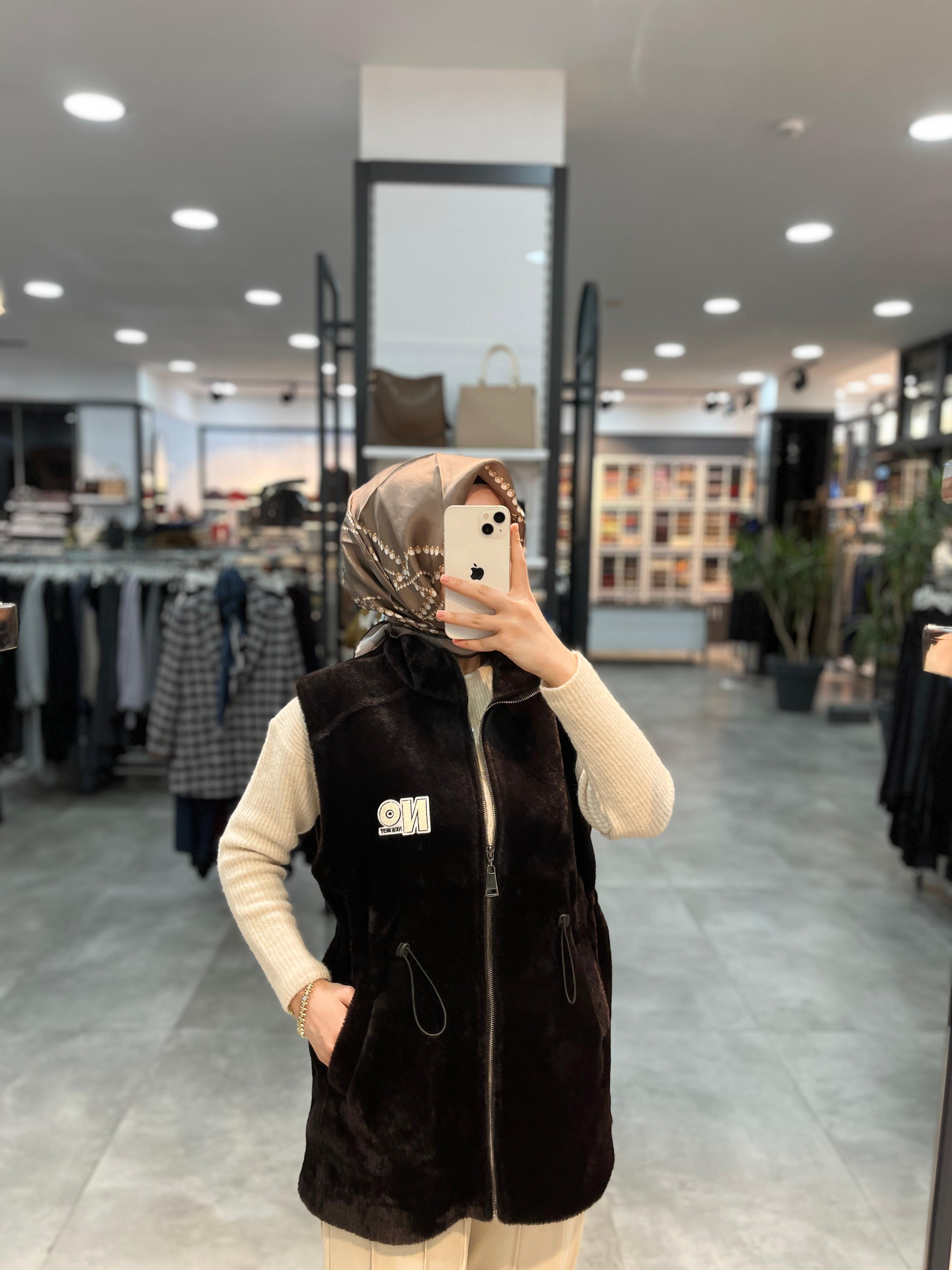 On Triko Sakallı Kumaş Beli Lastikli Cepli Yelek - Kahve