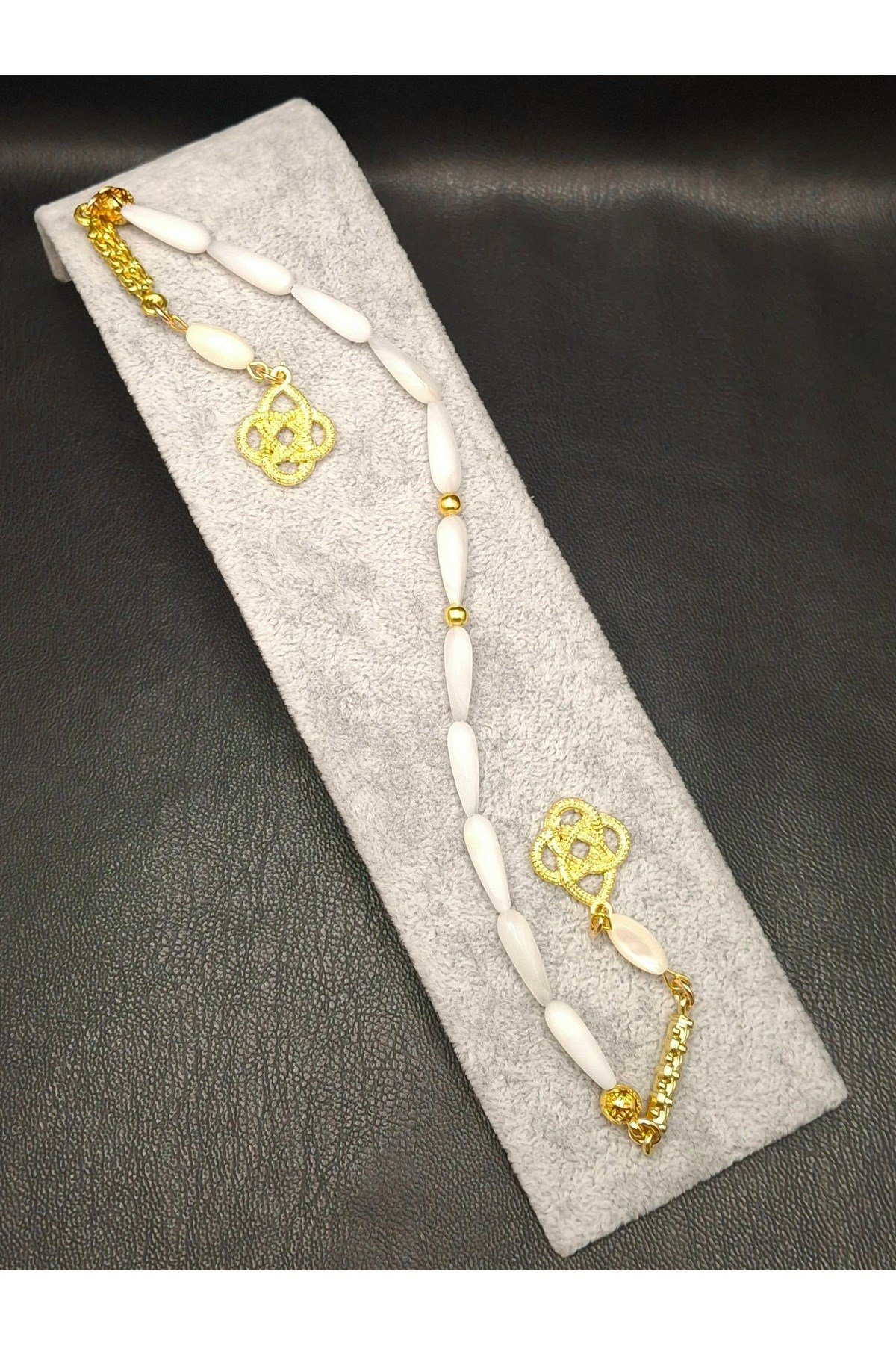 altin-renk-kombinli-gozyasi-damla-mode-4852-b.jpg