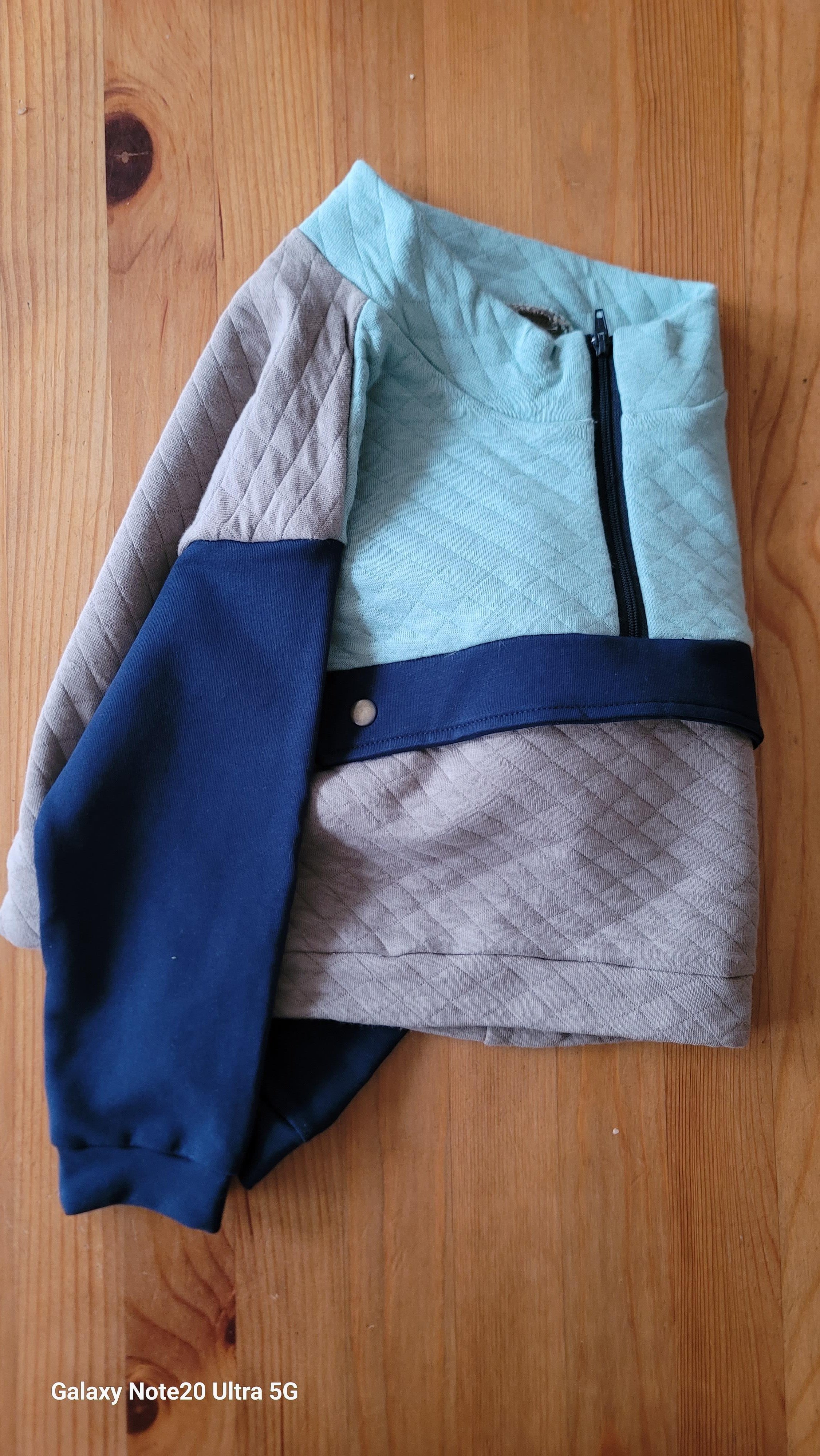 KAPİTONE ÜÇ RENKLİ SWEAT