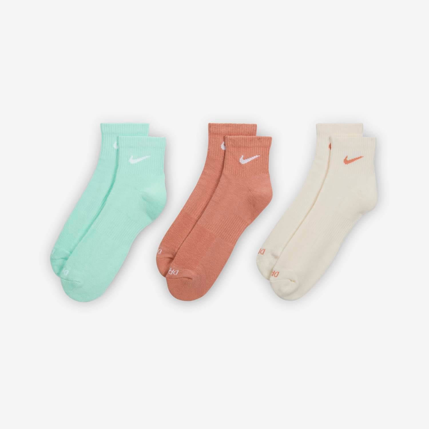 Nike Everyday Plus Cushioned Antrenman Bilek Çorapları (3 Çift)