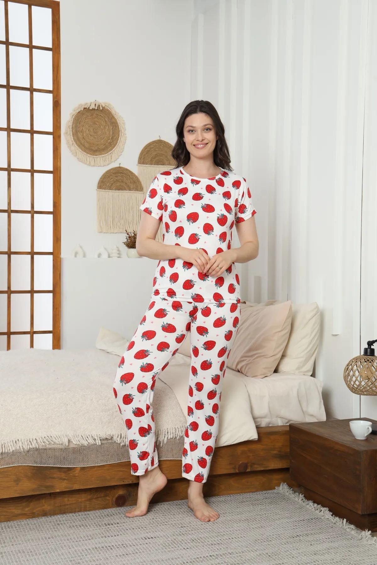 Milan Çilek Desenli Kısa Kol Beyaz Pijama Takımı