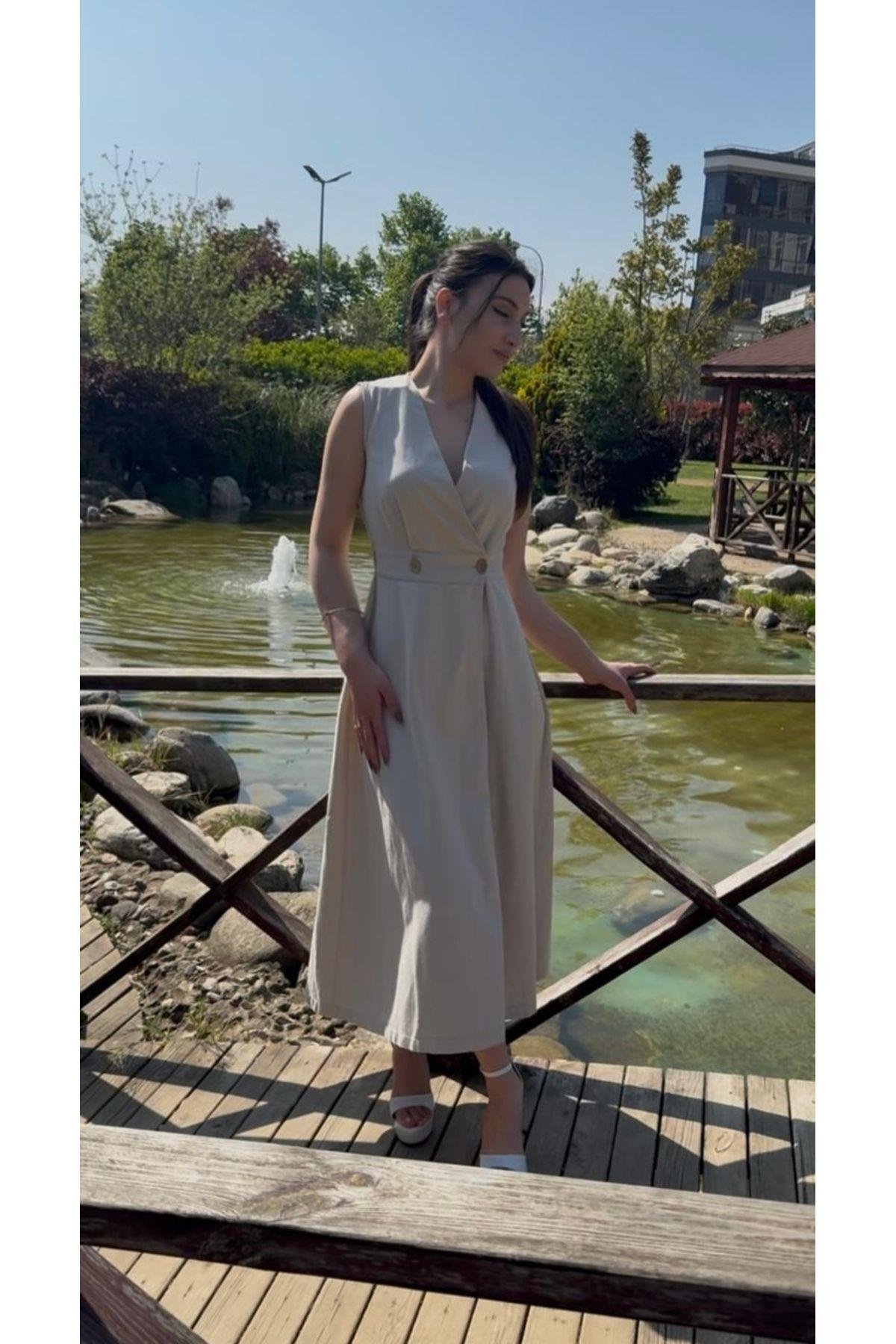Bej rengi Düğmeli kruvaze elbise