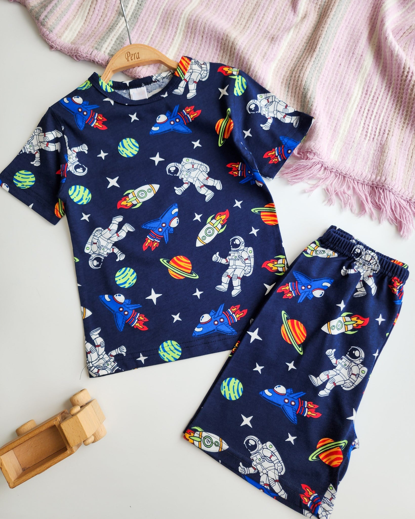 Astronot Desenli Şortlu Pijama Takımı