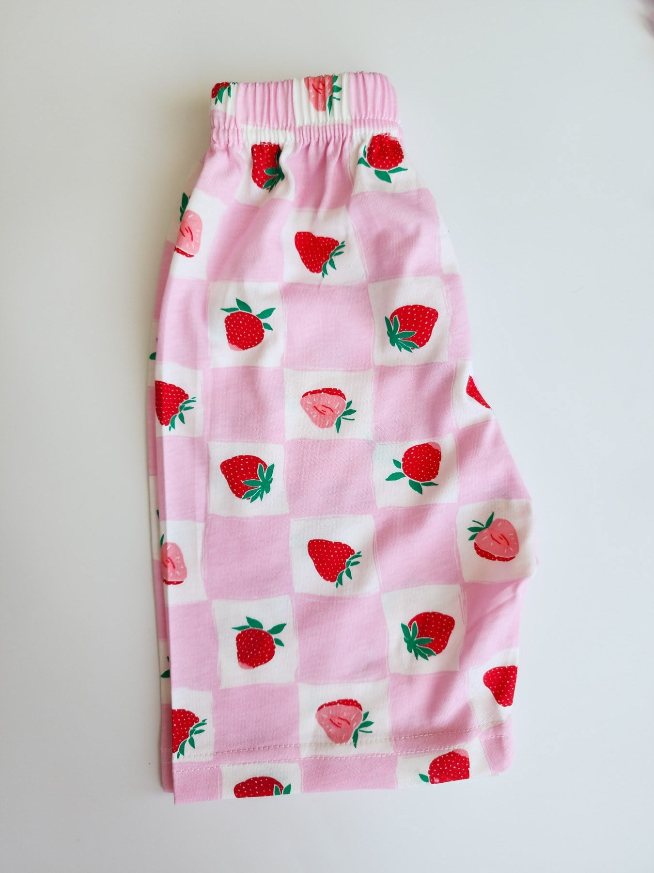 Çilek Desenli Şortlu Pijama Takımı