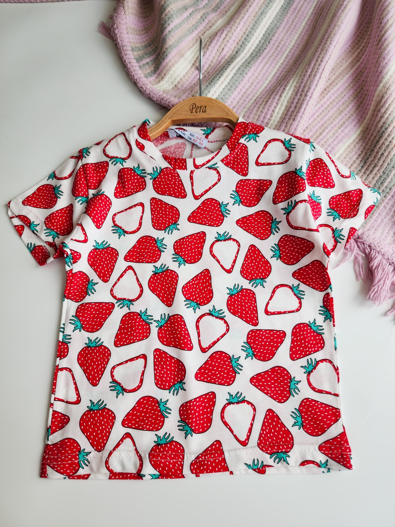 Çilek Desenli Şortlu Pijama Takımı