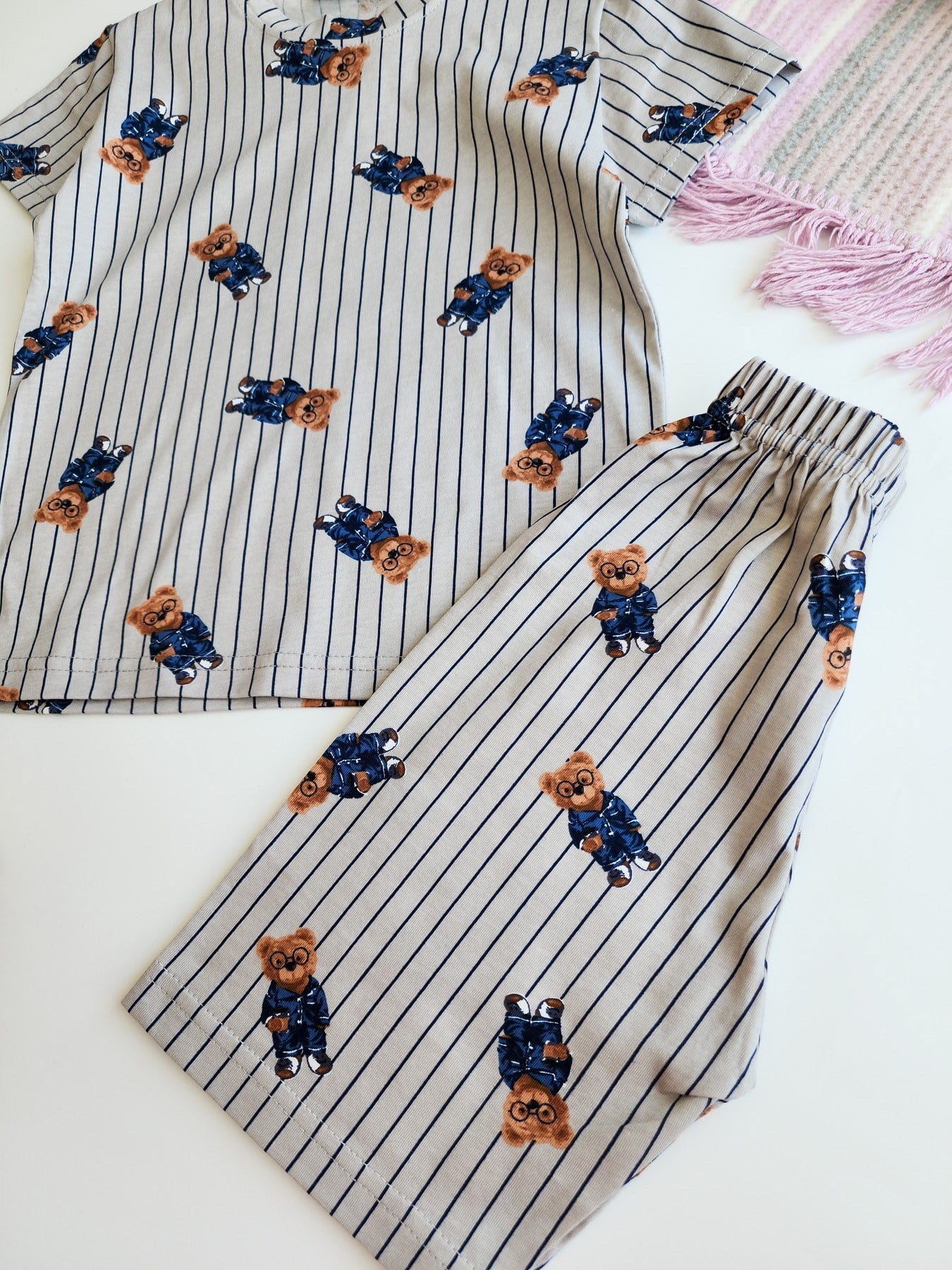Çizgili Ayı Desenli Şortlu Pijama Takımı