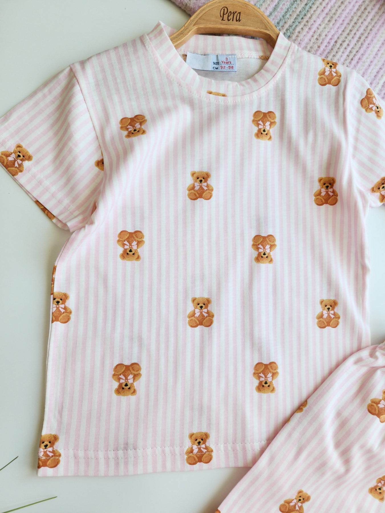 Çizgili Ayıcık Desenli Şortlu Pijama Takımı