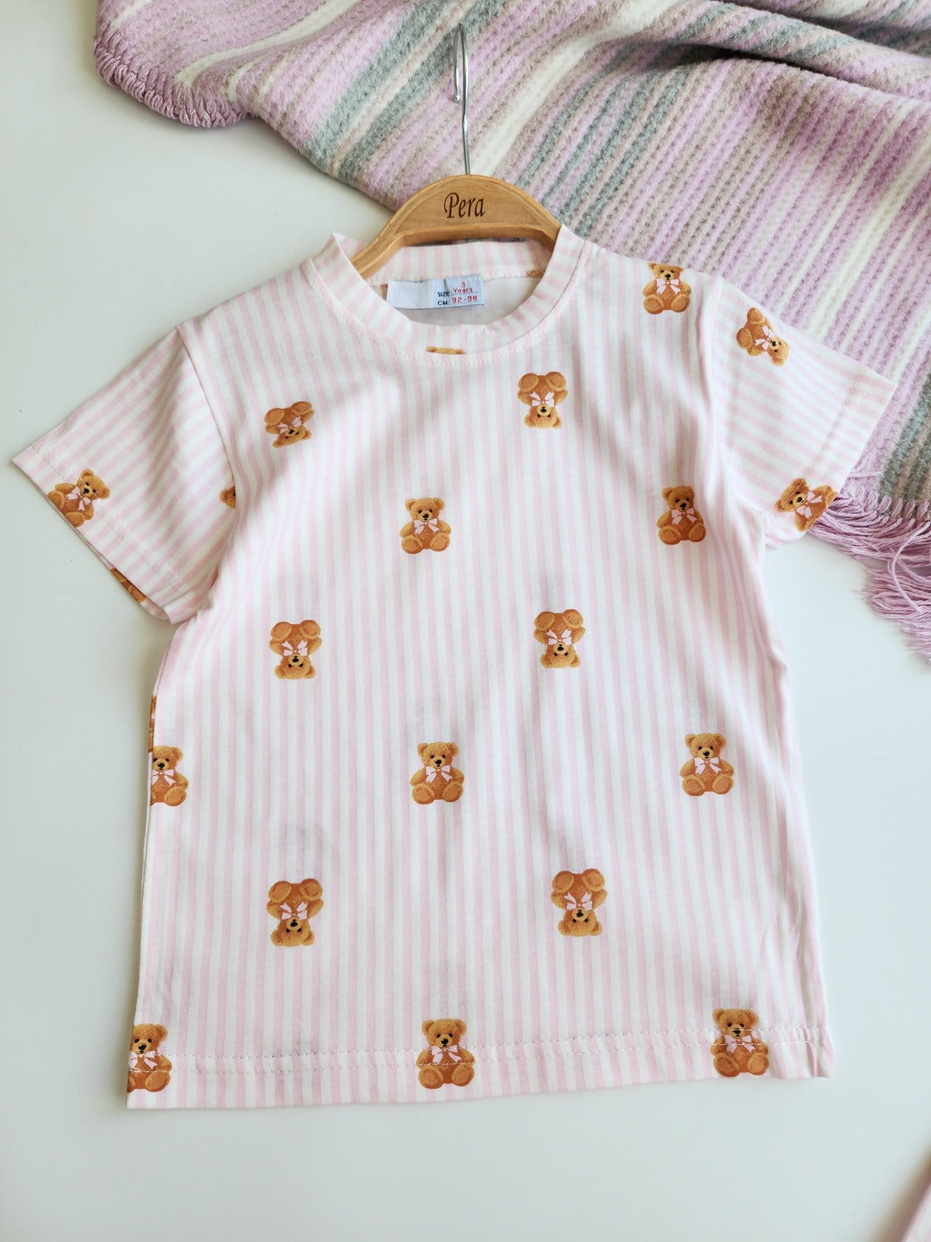 Çizgili Ayıcık Desenli Şortlu Pijama Takımı