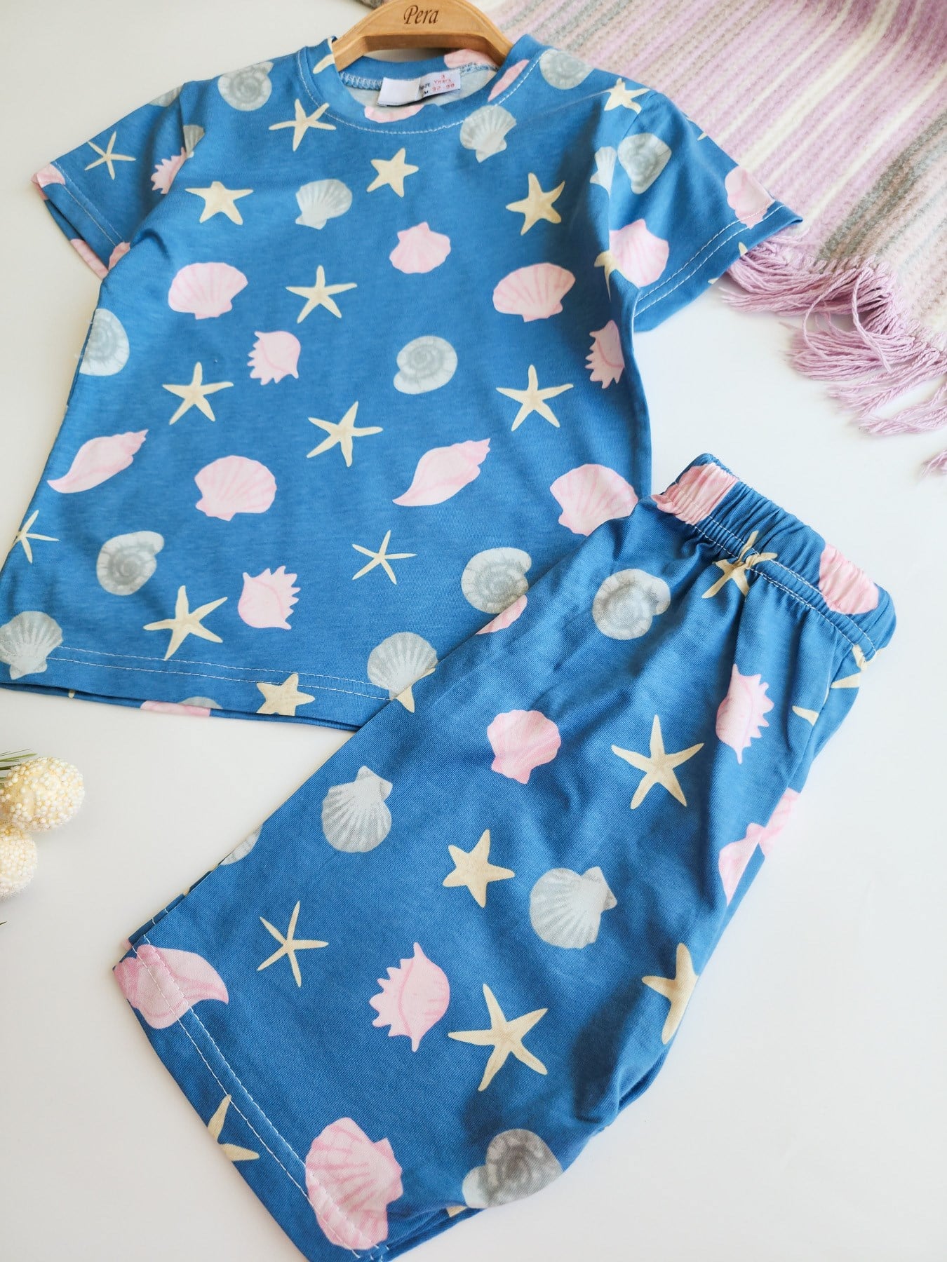 Deniz Kabuğu Desenli Şortlu Pijama Takımı