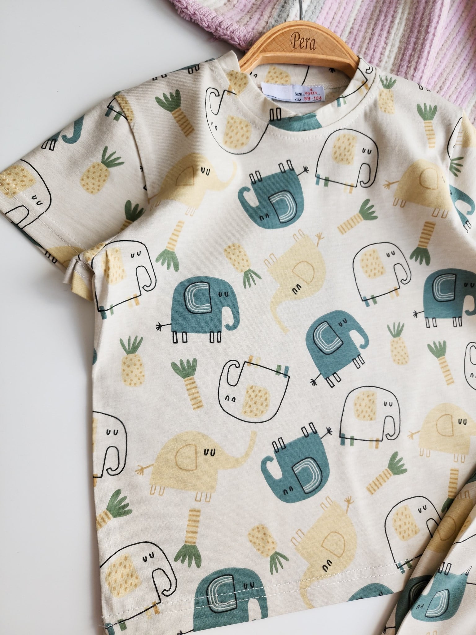 Fil Desenli Şortlu Pijama Takımı