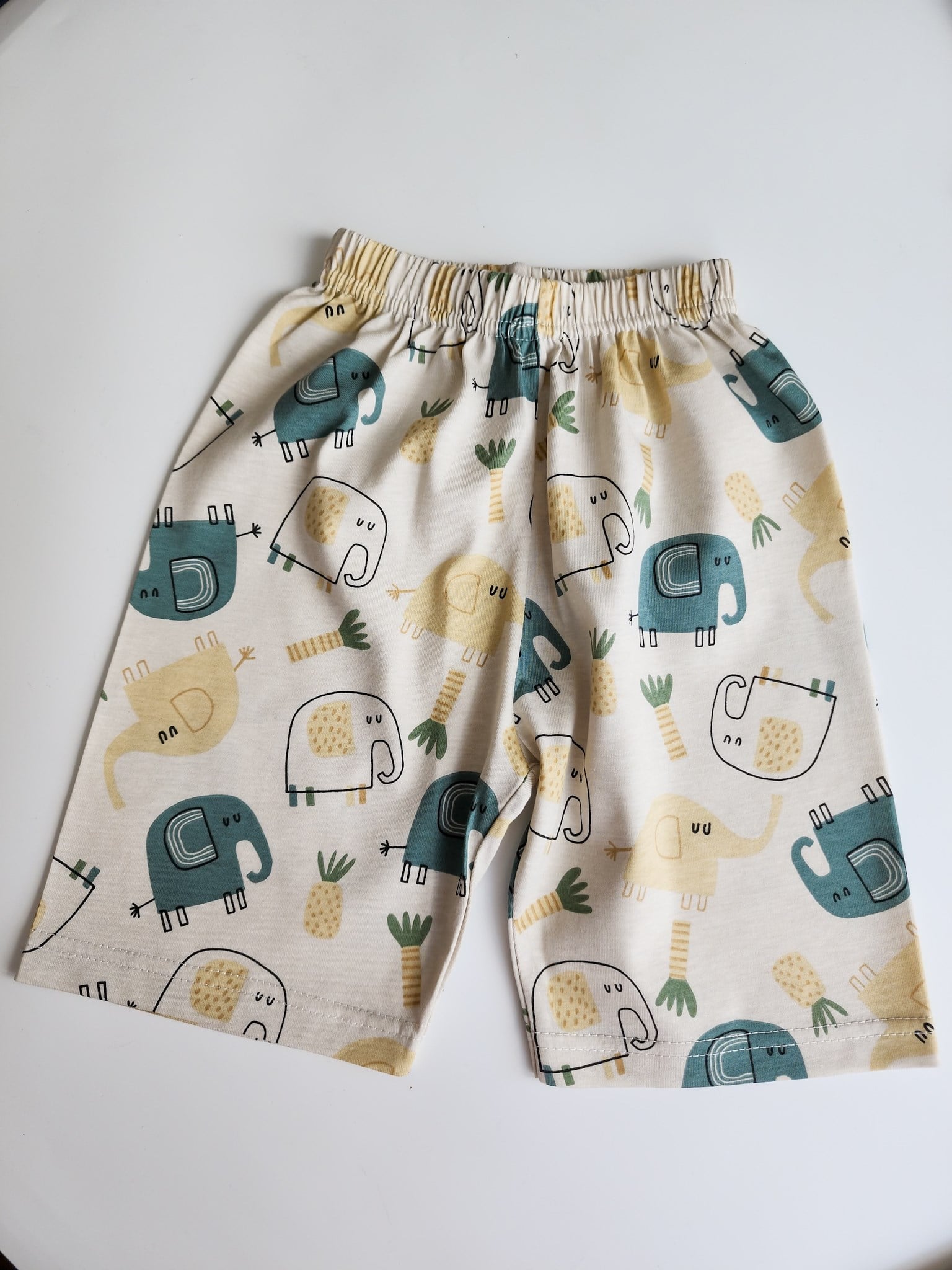 Fil Desenli Şortlu Pijama Takımı