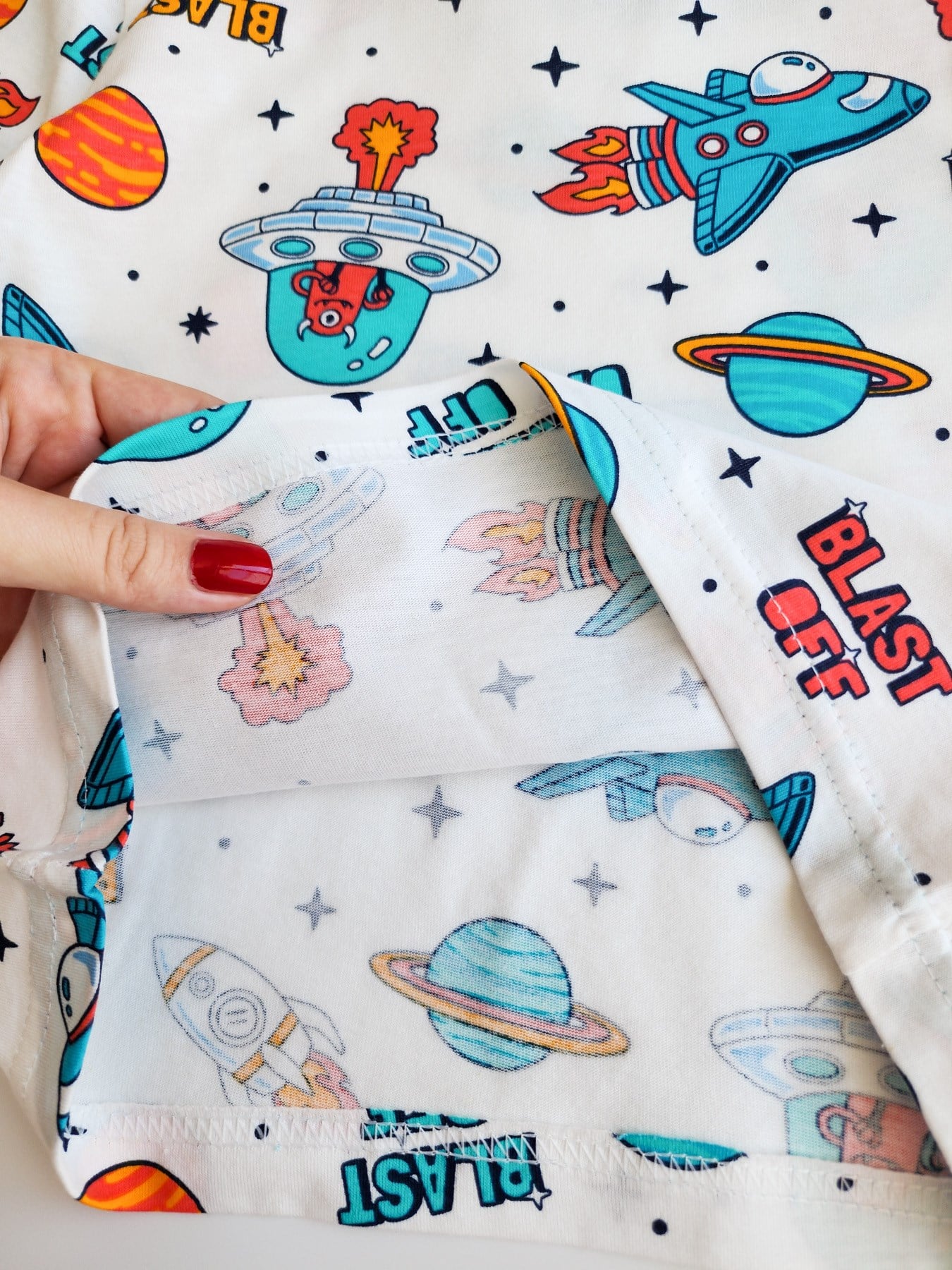 Gezegen Desenli Şortlu Pijama Takımı