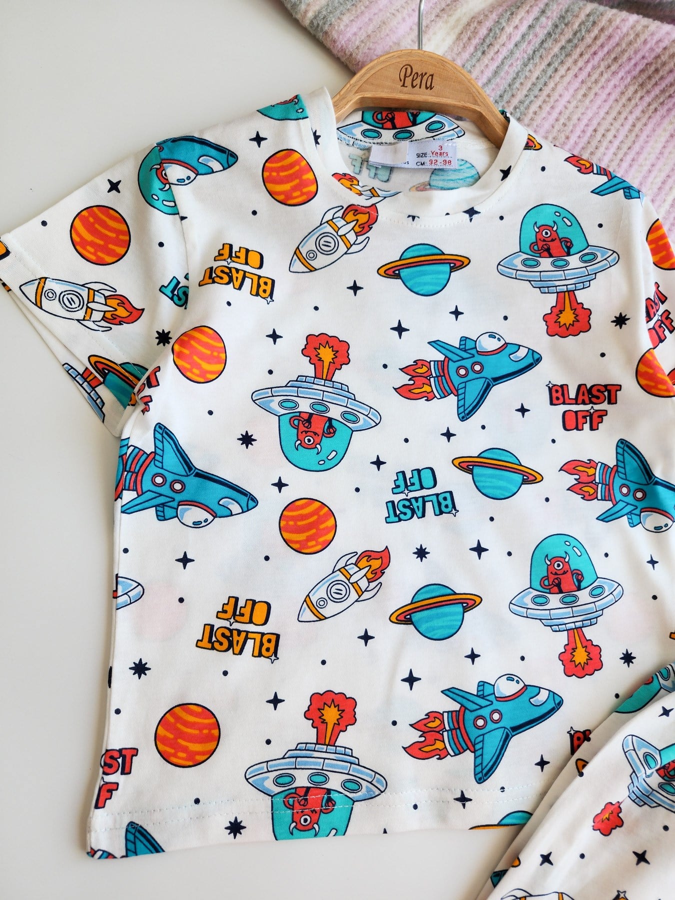 Gezegen Desenli Şortlu Pijama Takımı