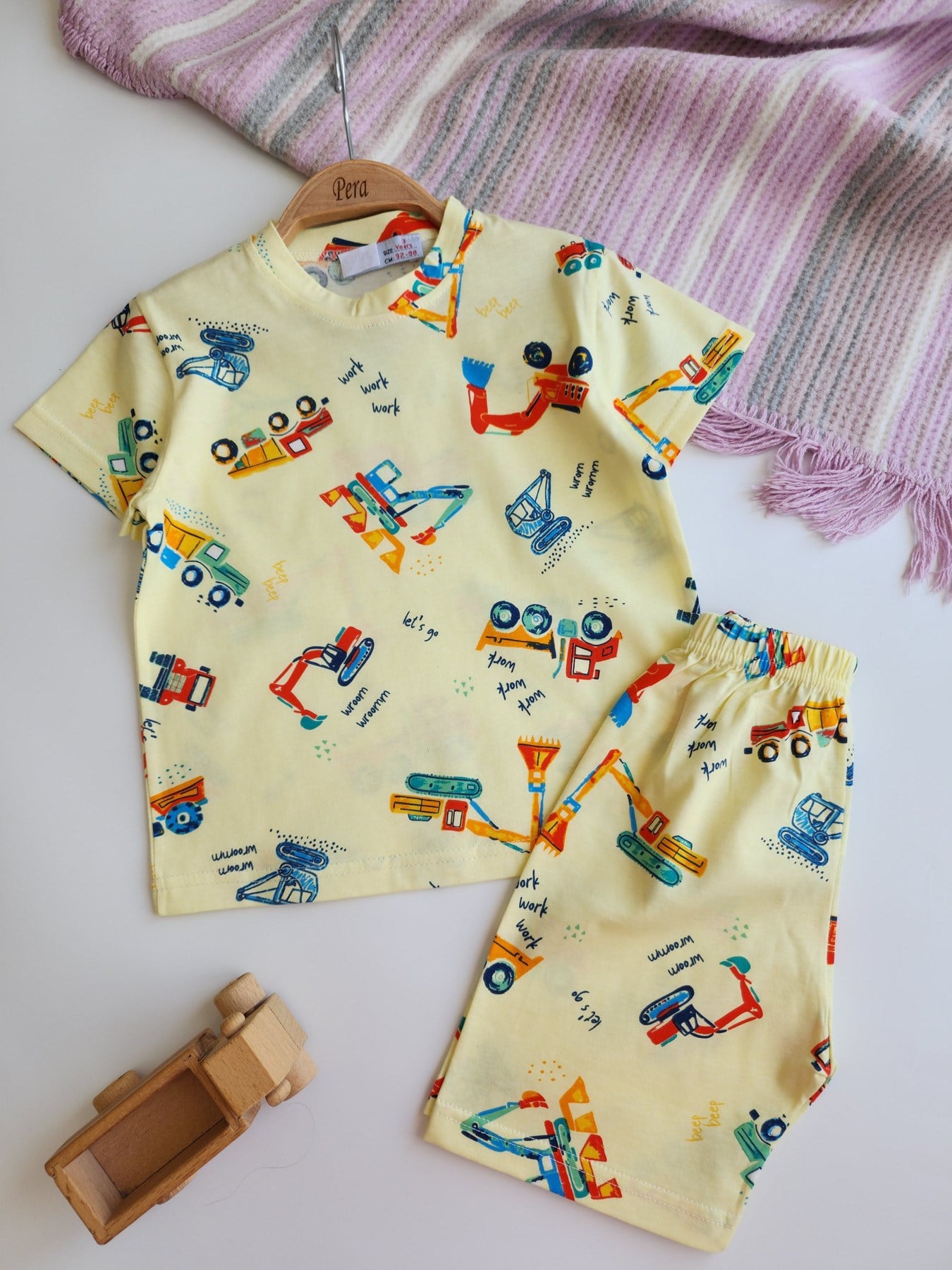 İş Makinesi Desenli Şortlu Pijama Takımı