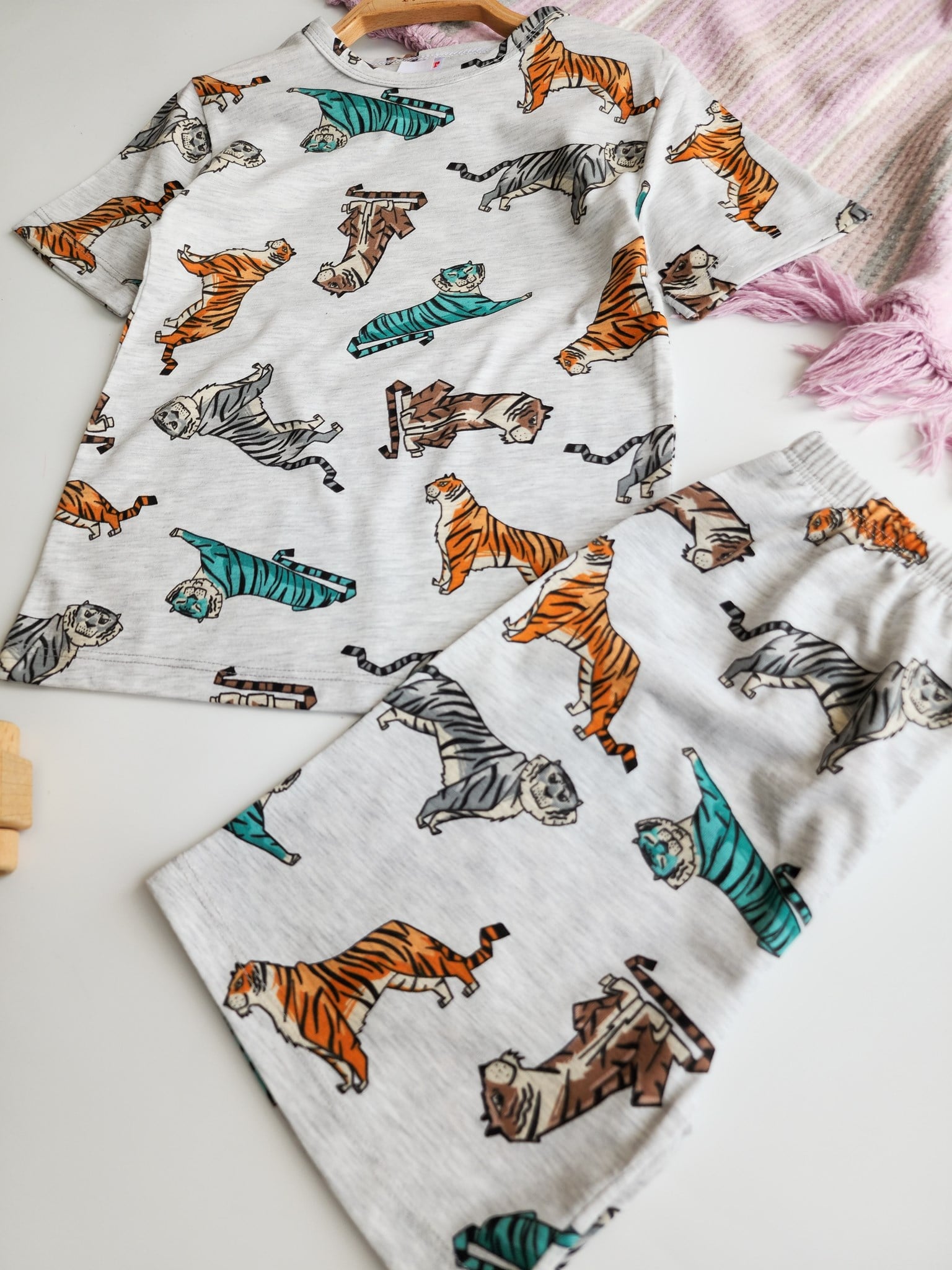 Kaplan Desenli Şortlu Pijama Takımı