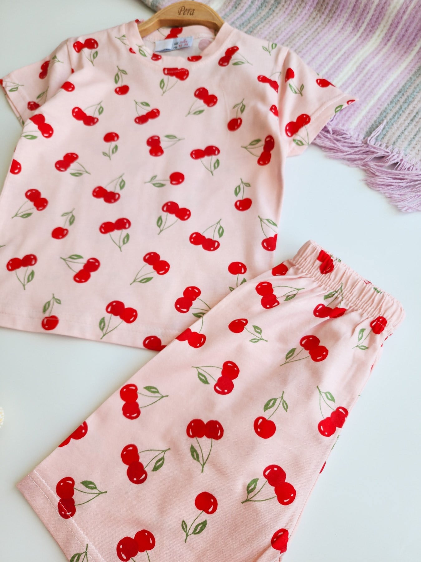 Kiraz Desenli Şortlu Pijama Takımı