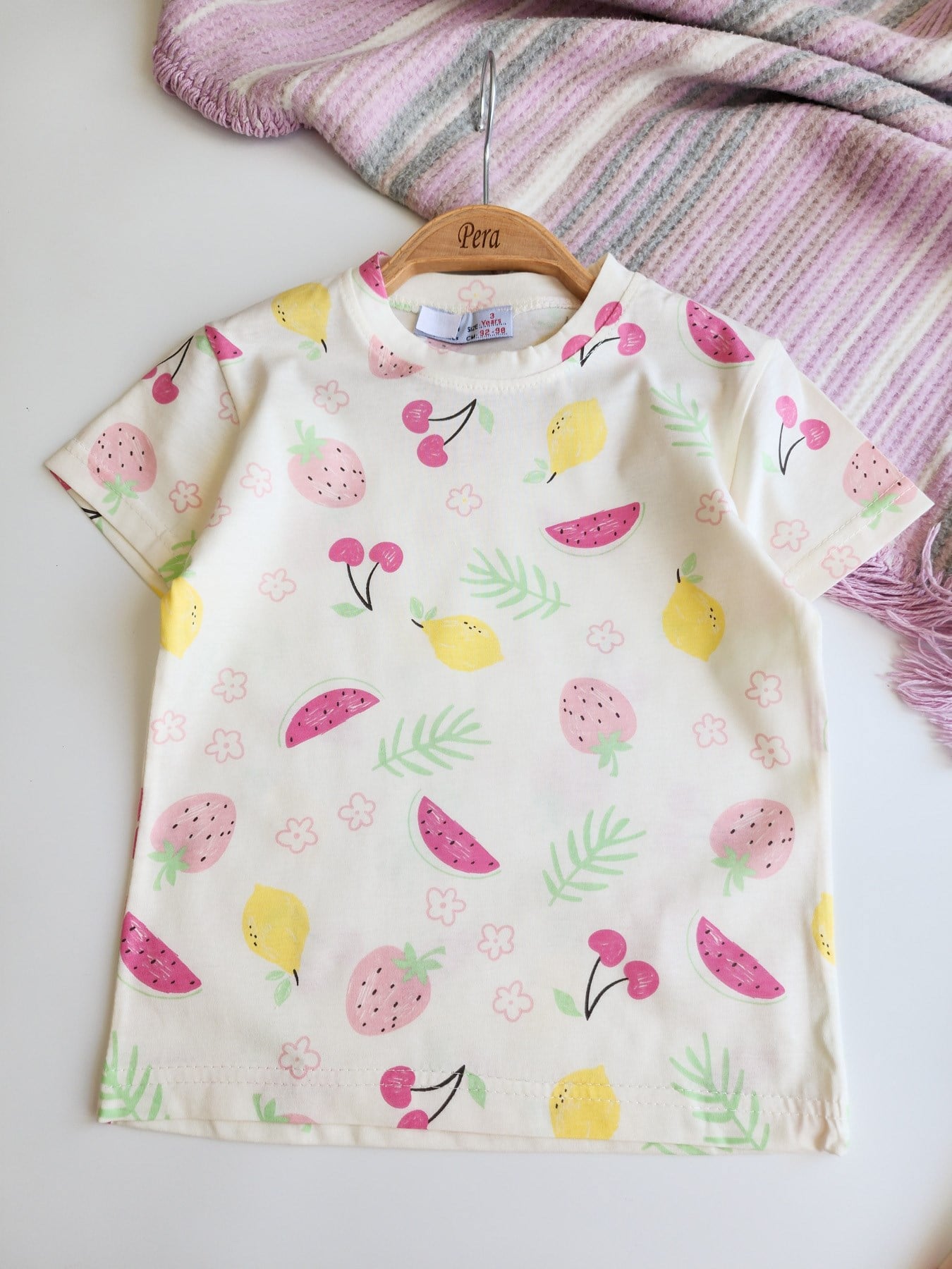 Meyve Desenli Şortlu Pijama Takımı