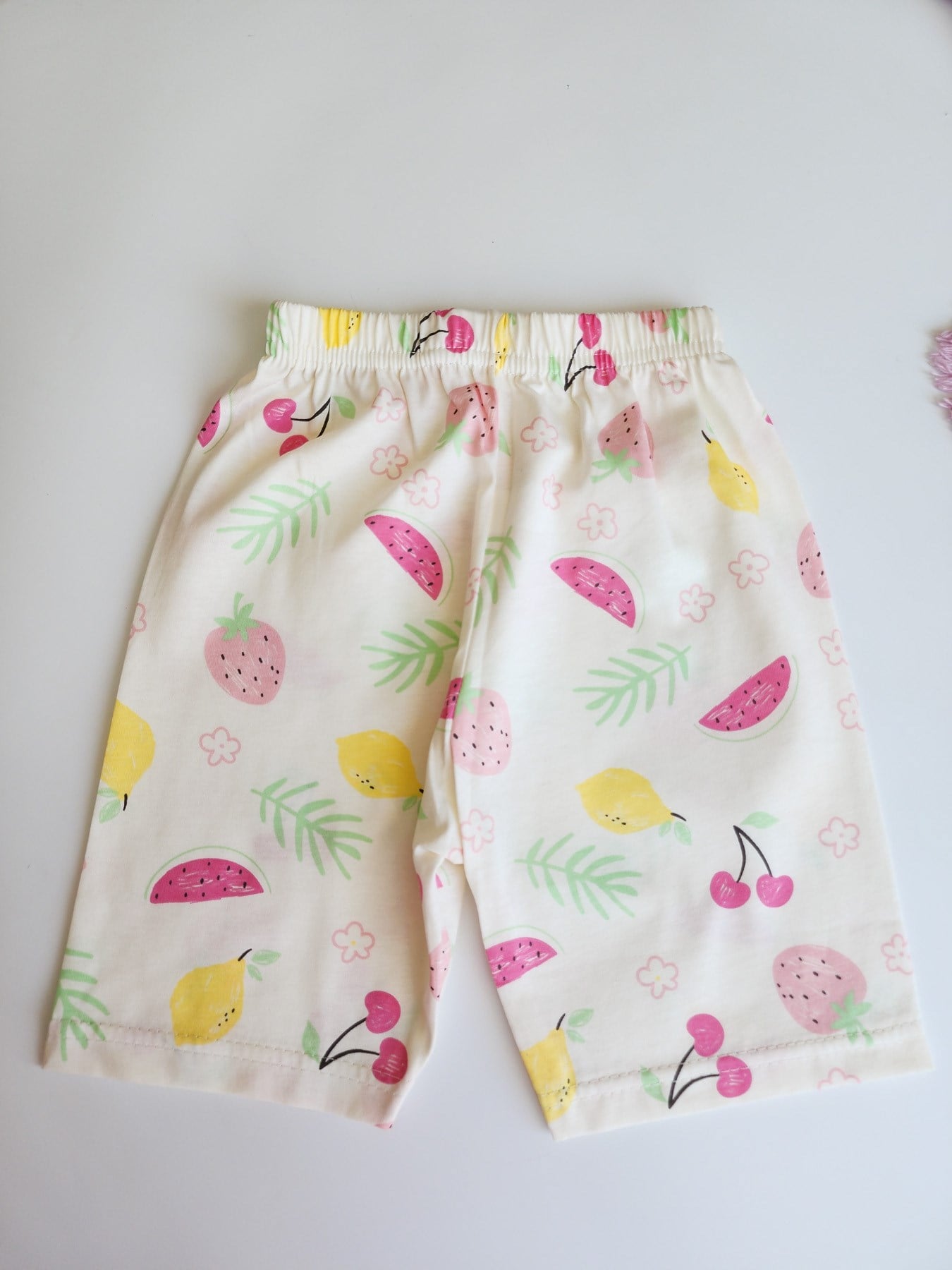 Meyve Desenli Şortlu Pijama Takımı