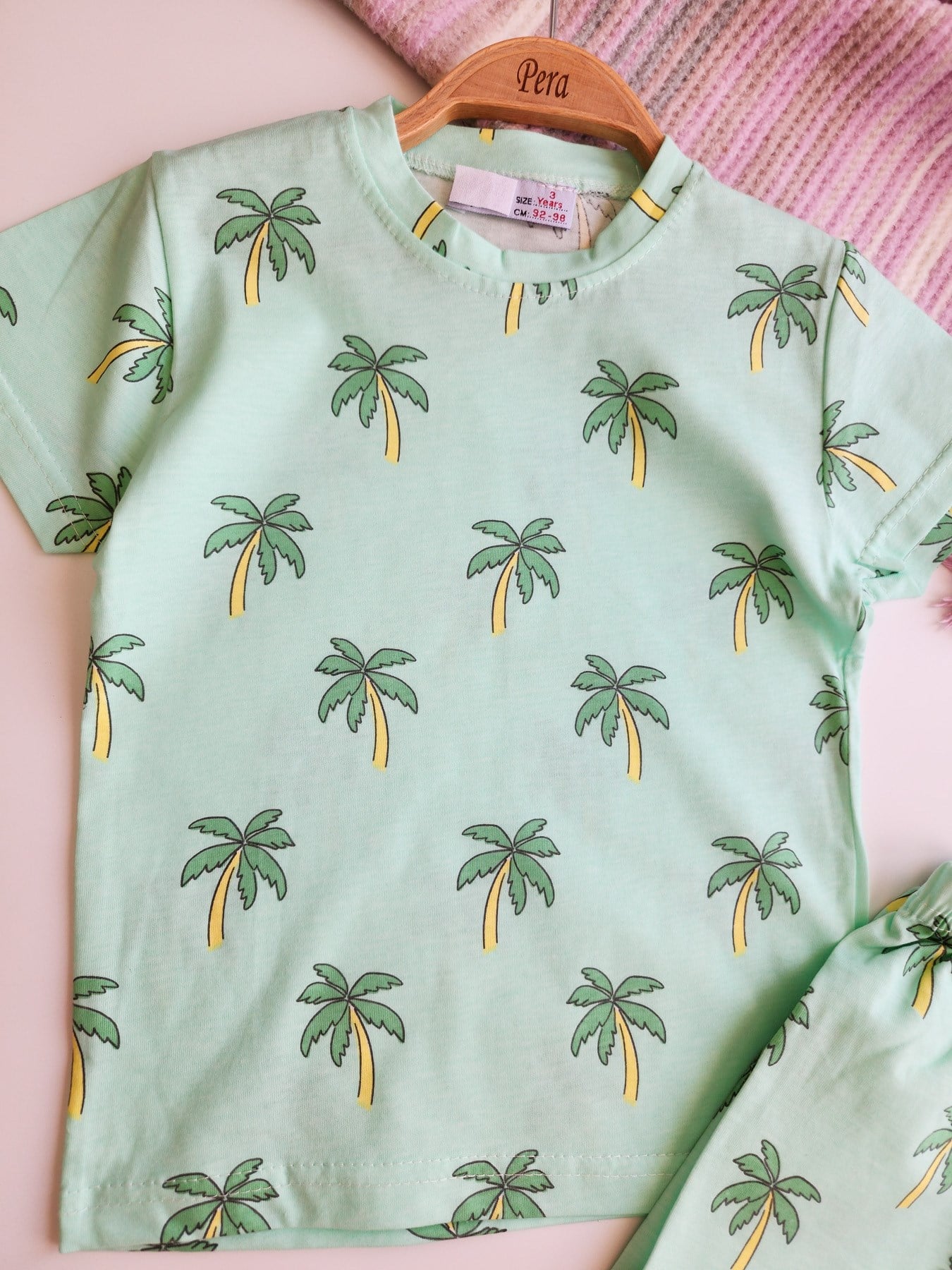 Palmiye Desenli Şortlu Pijama Takımı