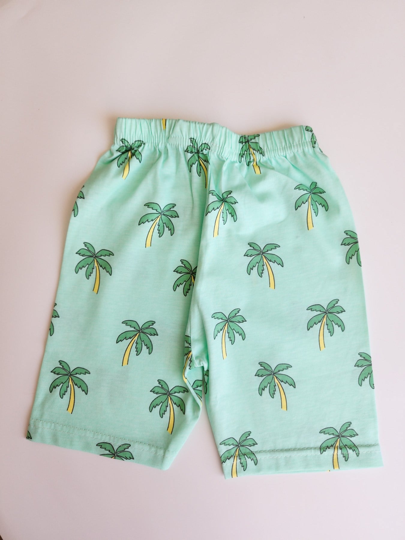 Palmiye Desenli Şortlu Pijama Takımı