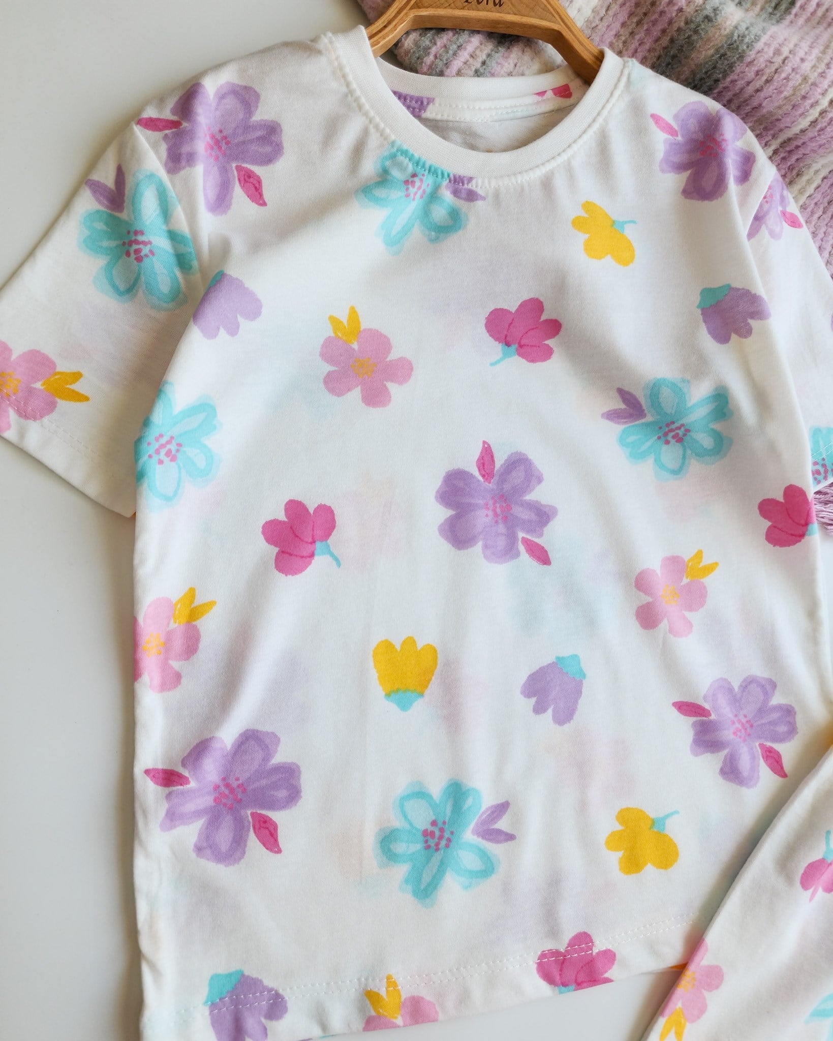 Şortlu Çiçek Desenli Pijama Takımı