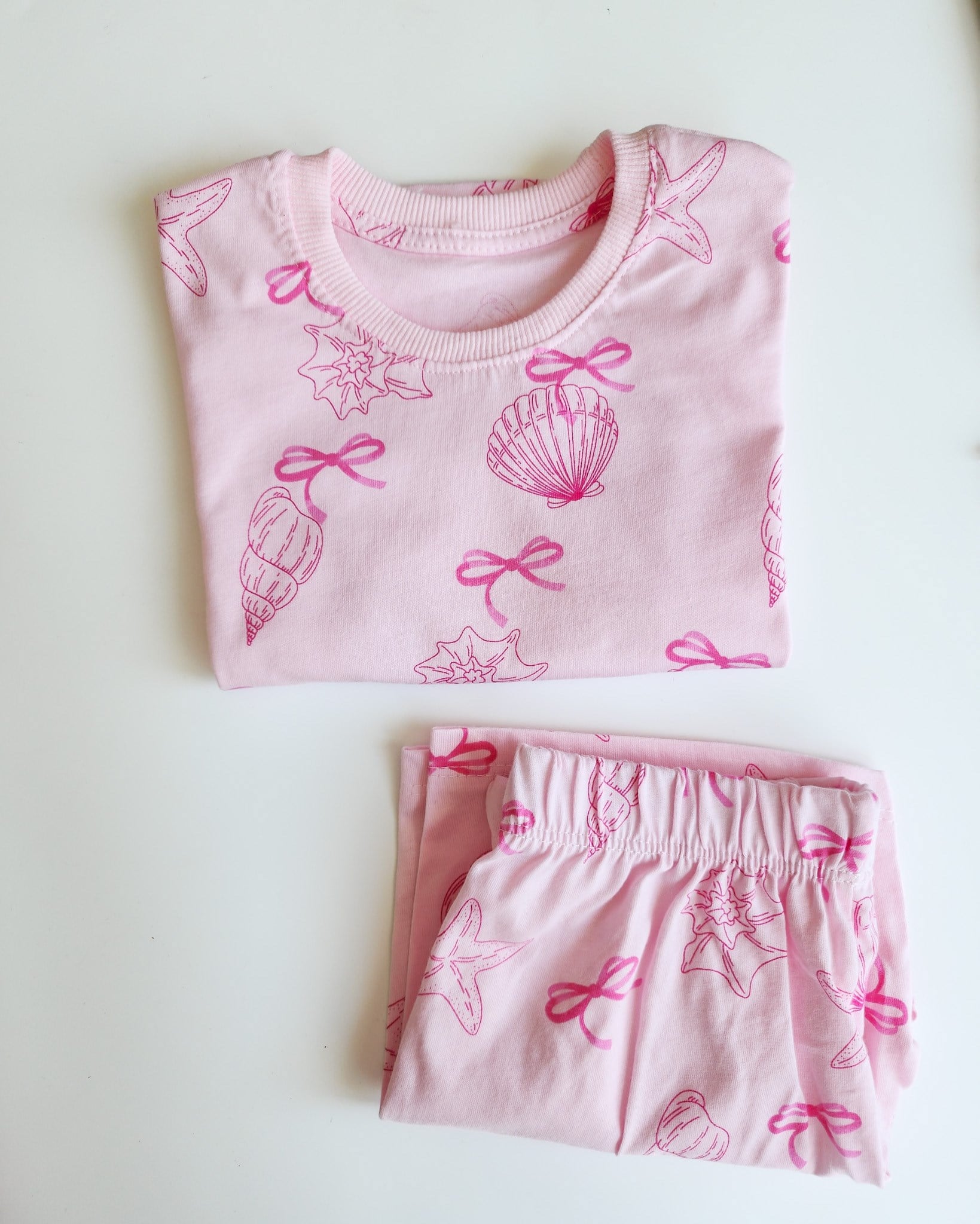 Şortlu Deniz Kabuğu Desenli Pijama Takımı