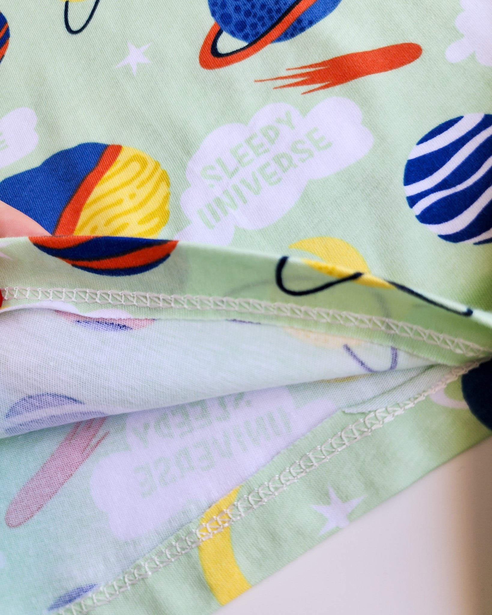 Şortlu Gezegen Desenli Pijama Takımı