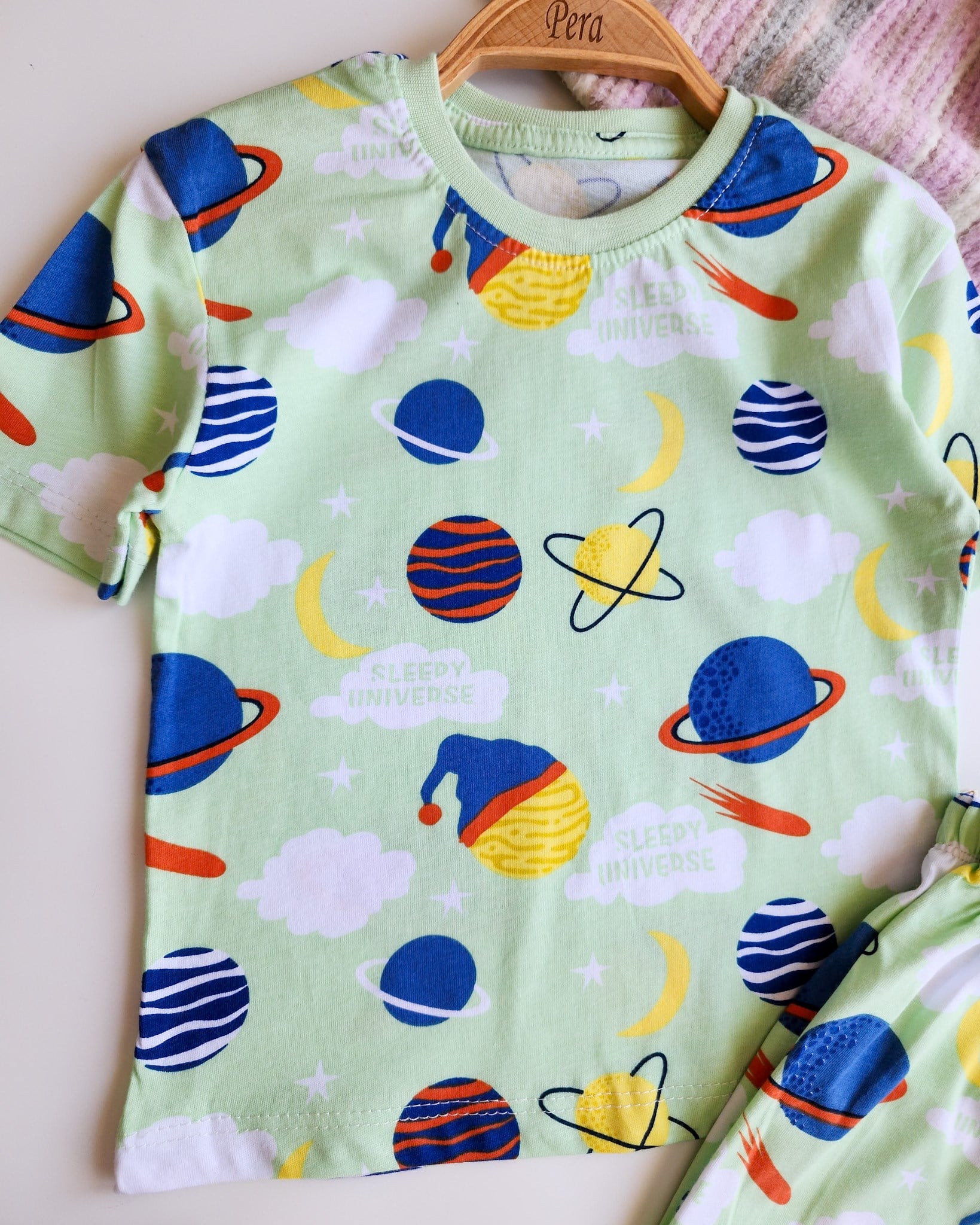 Şortlu Gezegen Desenli Pijama Takımı