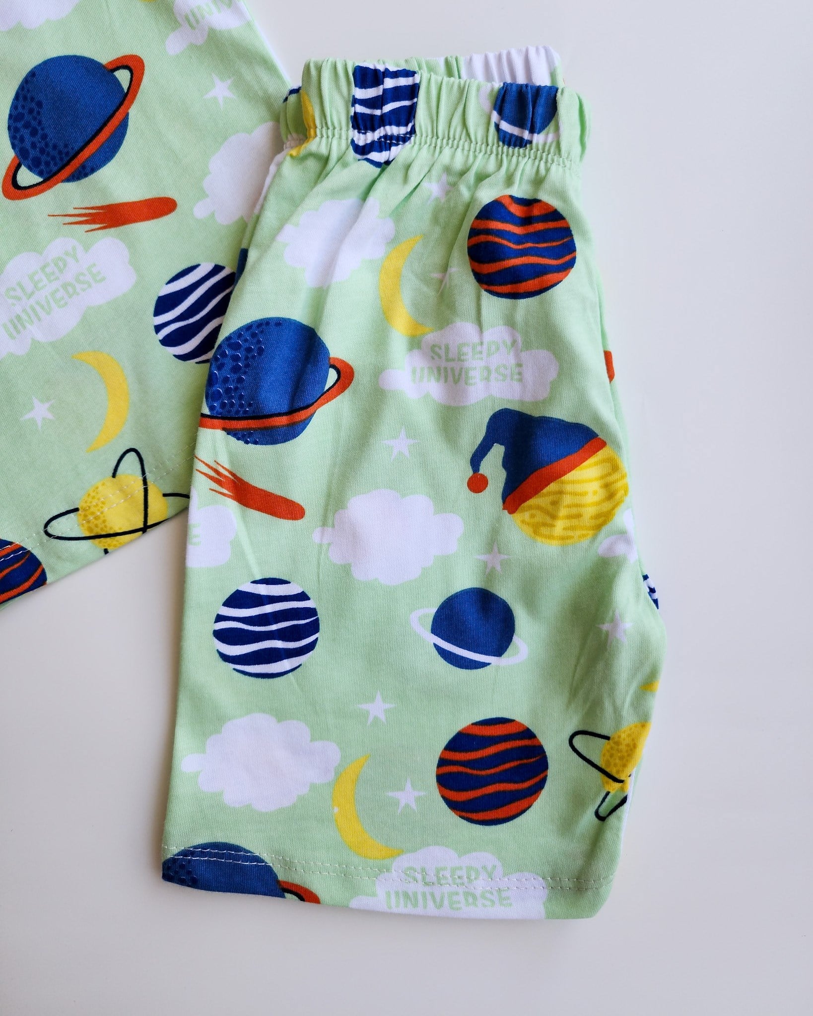 Şortlu Gezegen Desenli Pijama Takımı