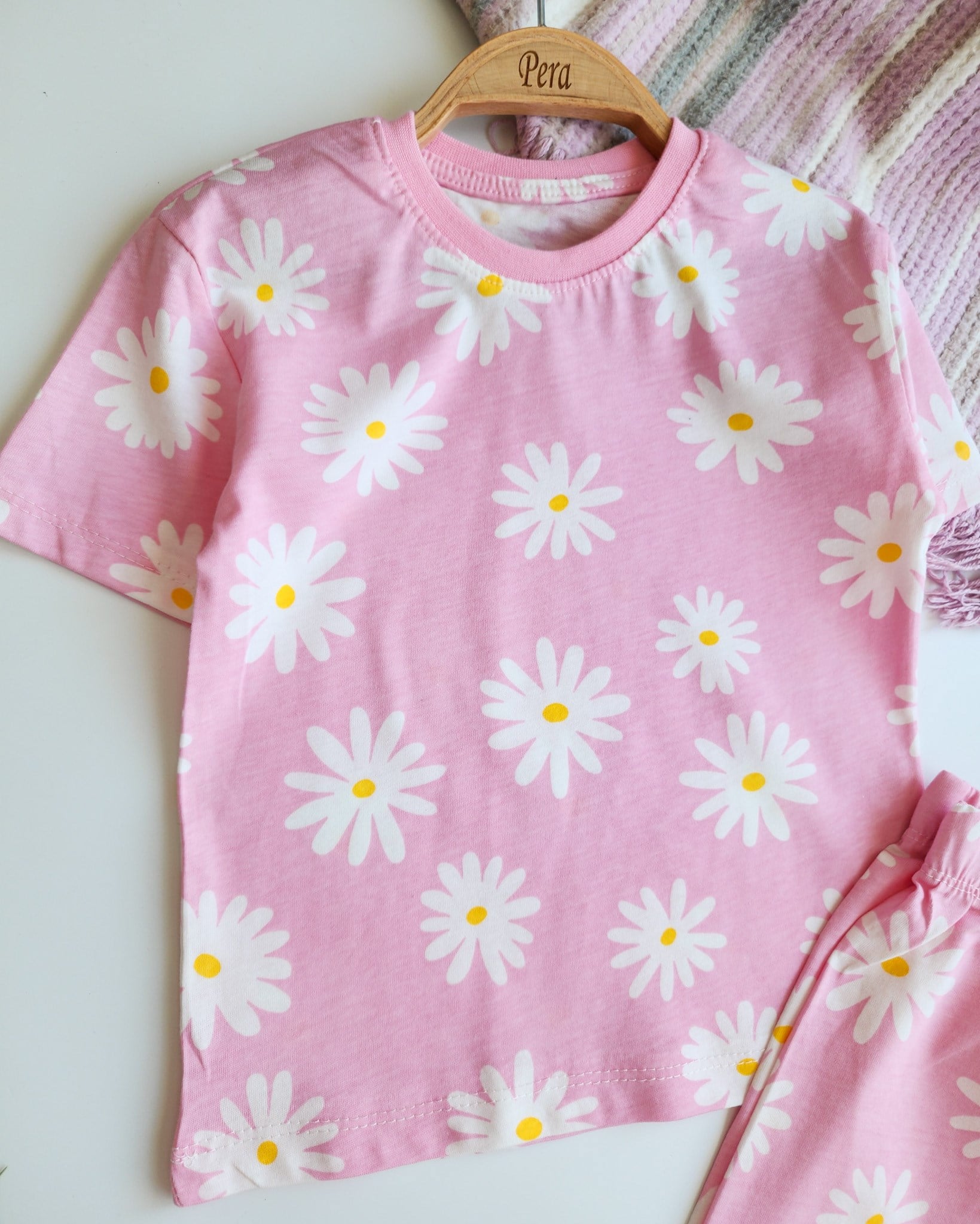 Şortlu Papatya Desenli Pijama Takımı