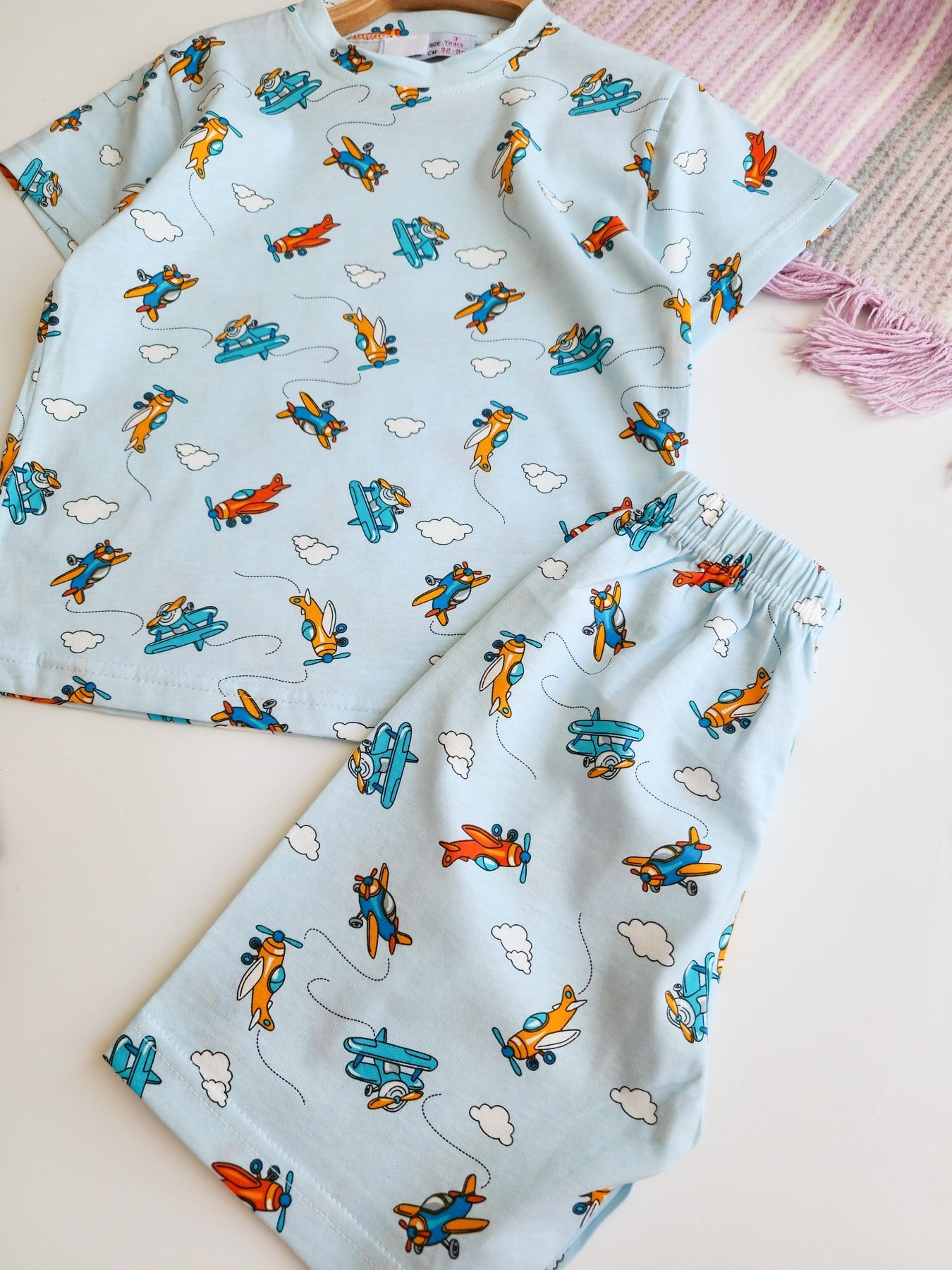 Uçak Desenli Şortlu Pijama Takımı