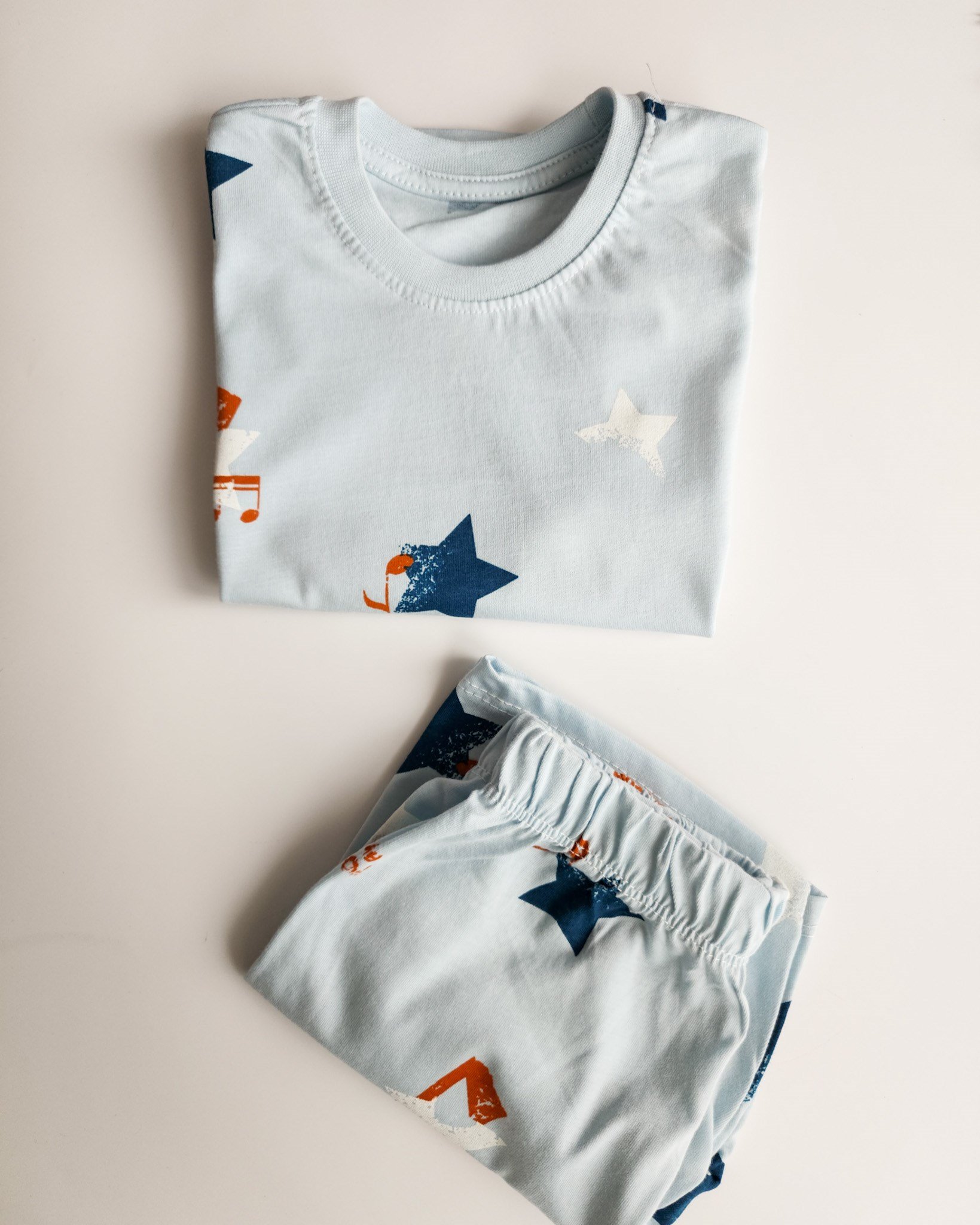 Yıldız Desenli Yazlık Şortlu Pijama Takımı