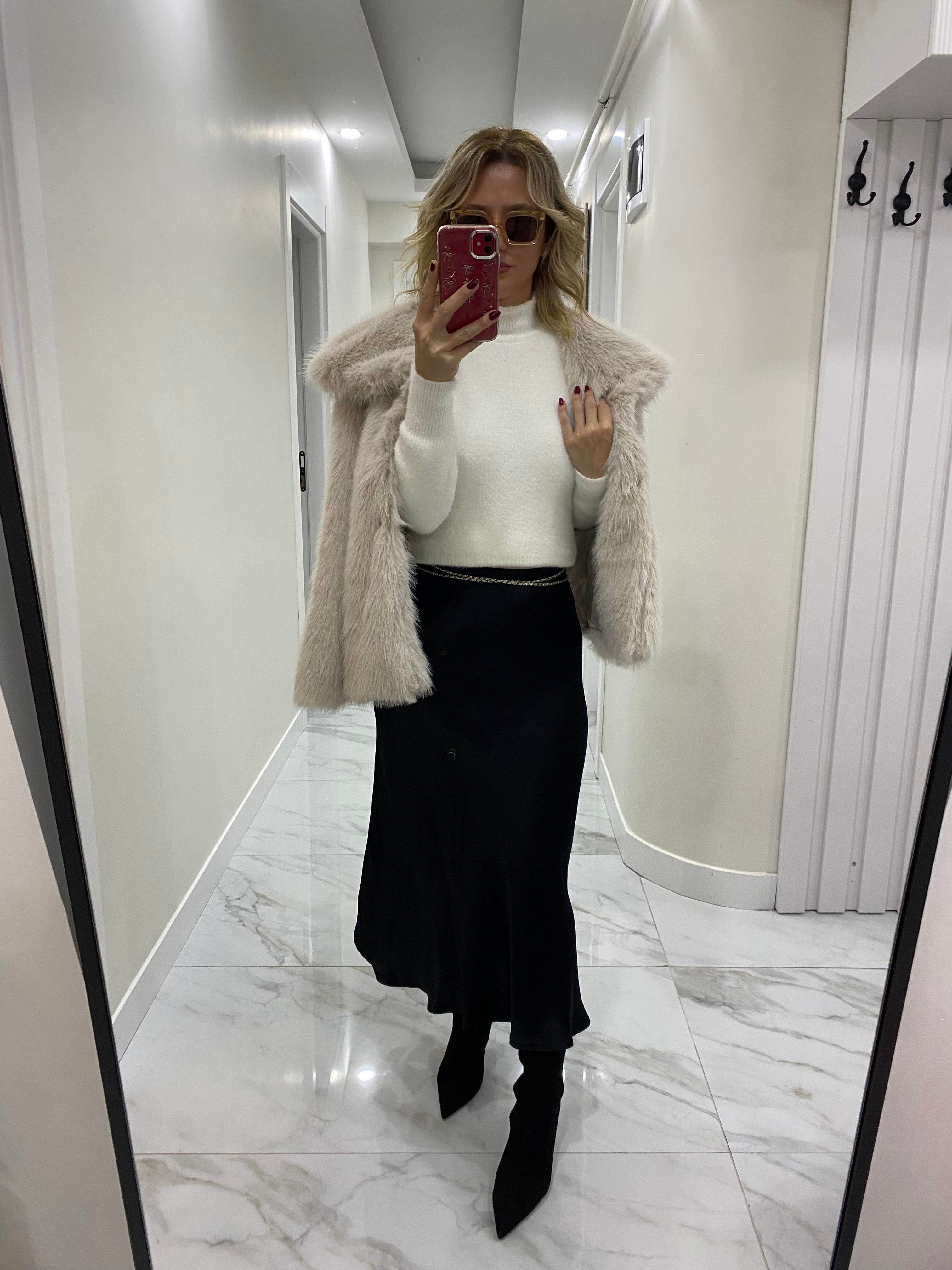Marka Model Premium Peluş Bej Kürk