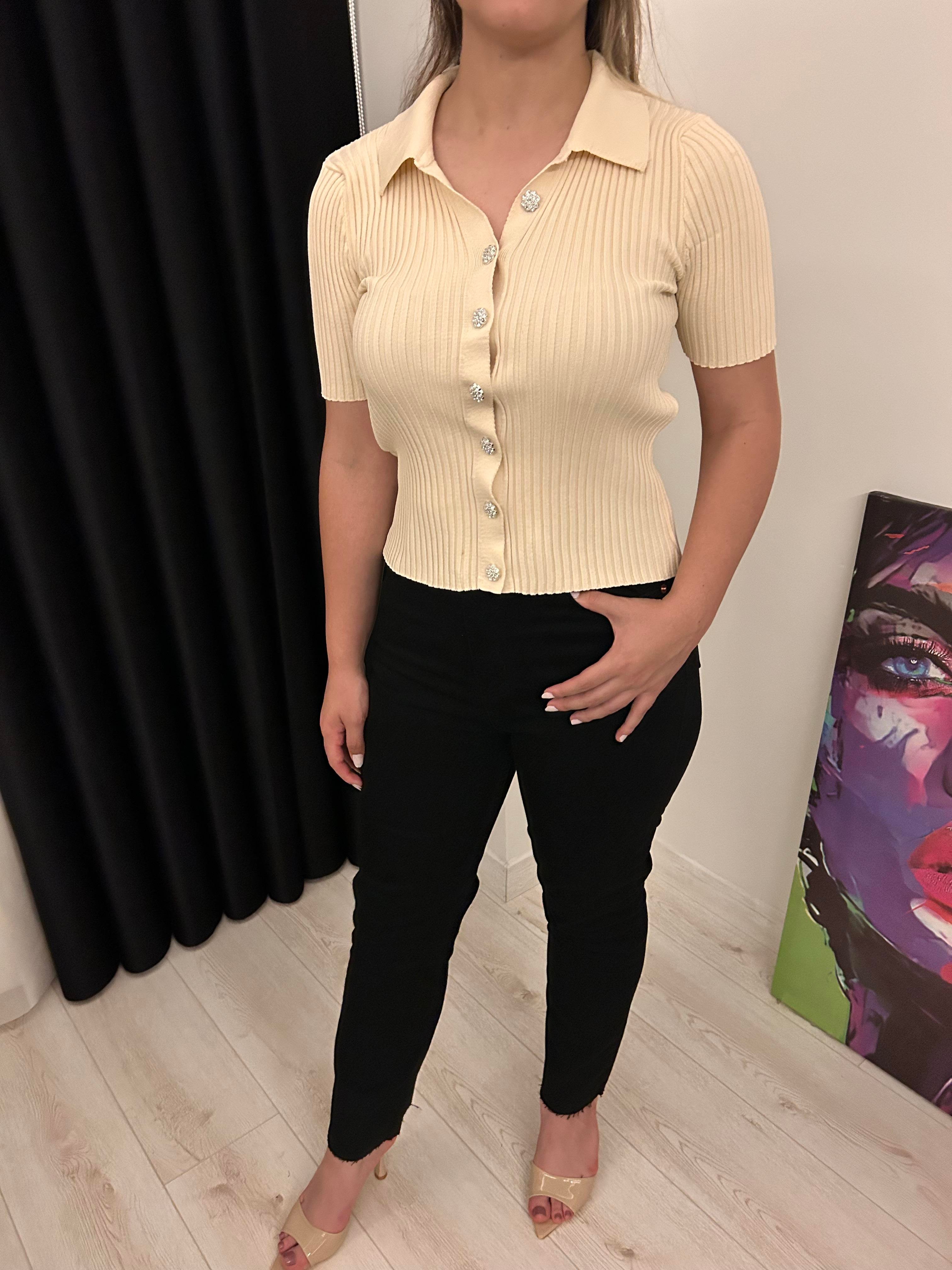 Premium Seri Taşlı Gömlek Yaka Basic Fitilli Triko Tişört Krem