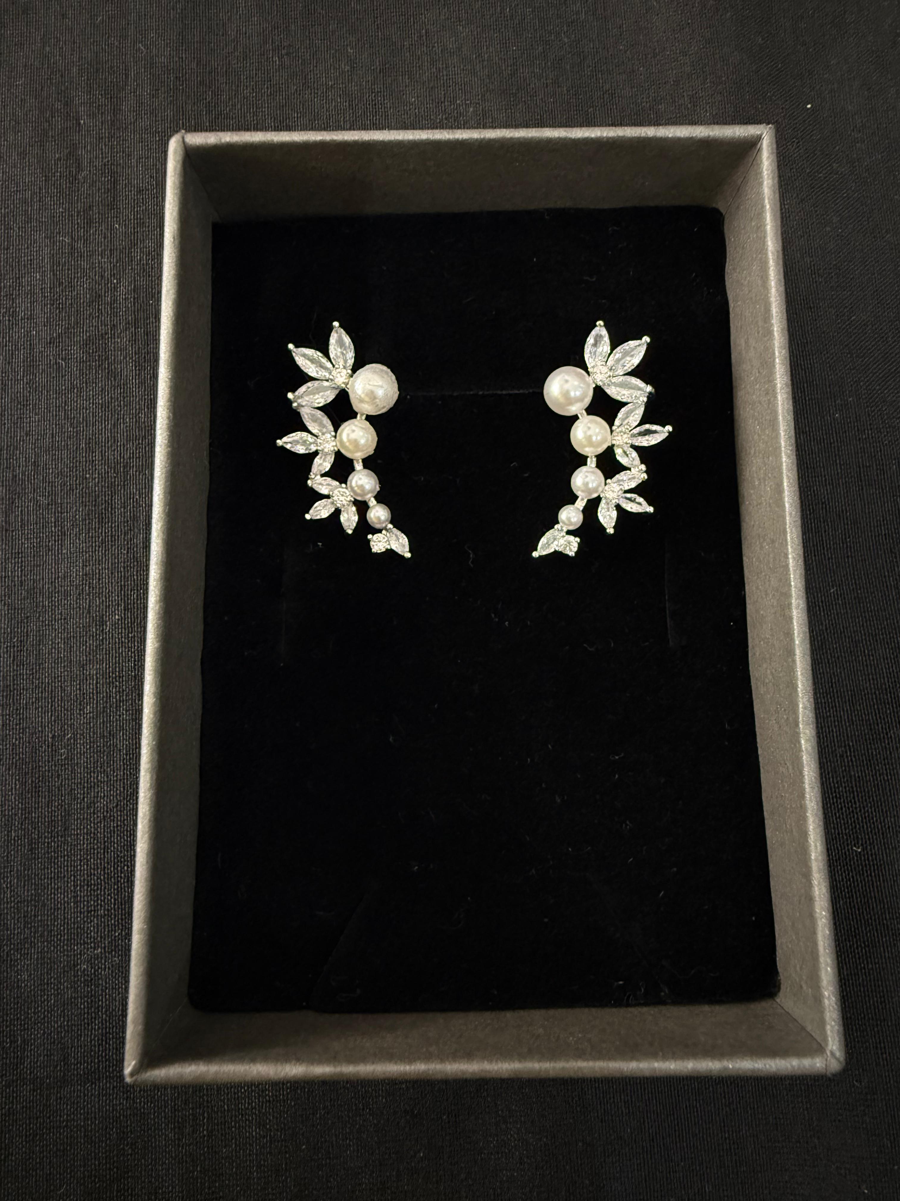 ÜÇGEN ZİRKON 