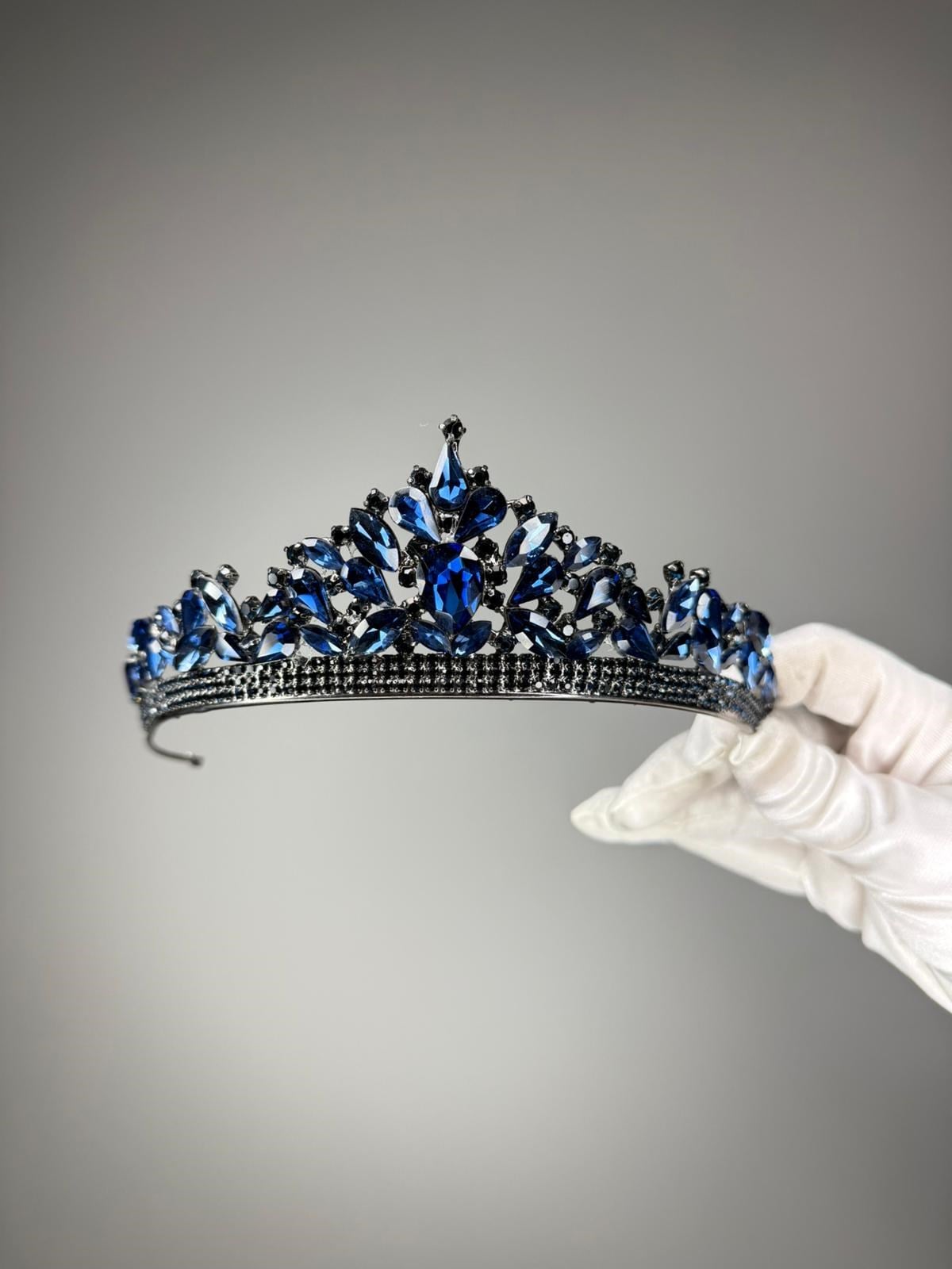 VERA LACİVERT