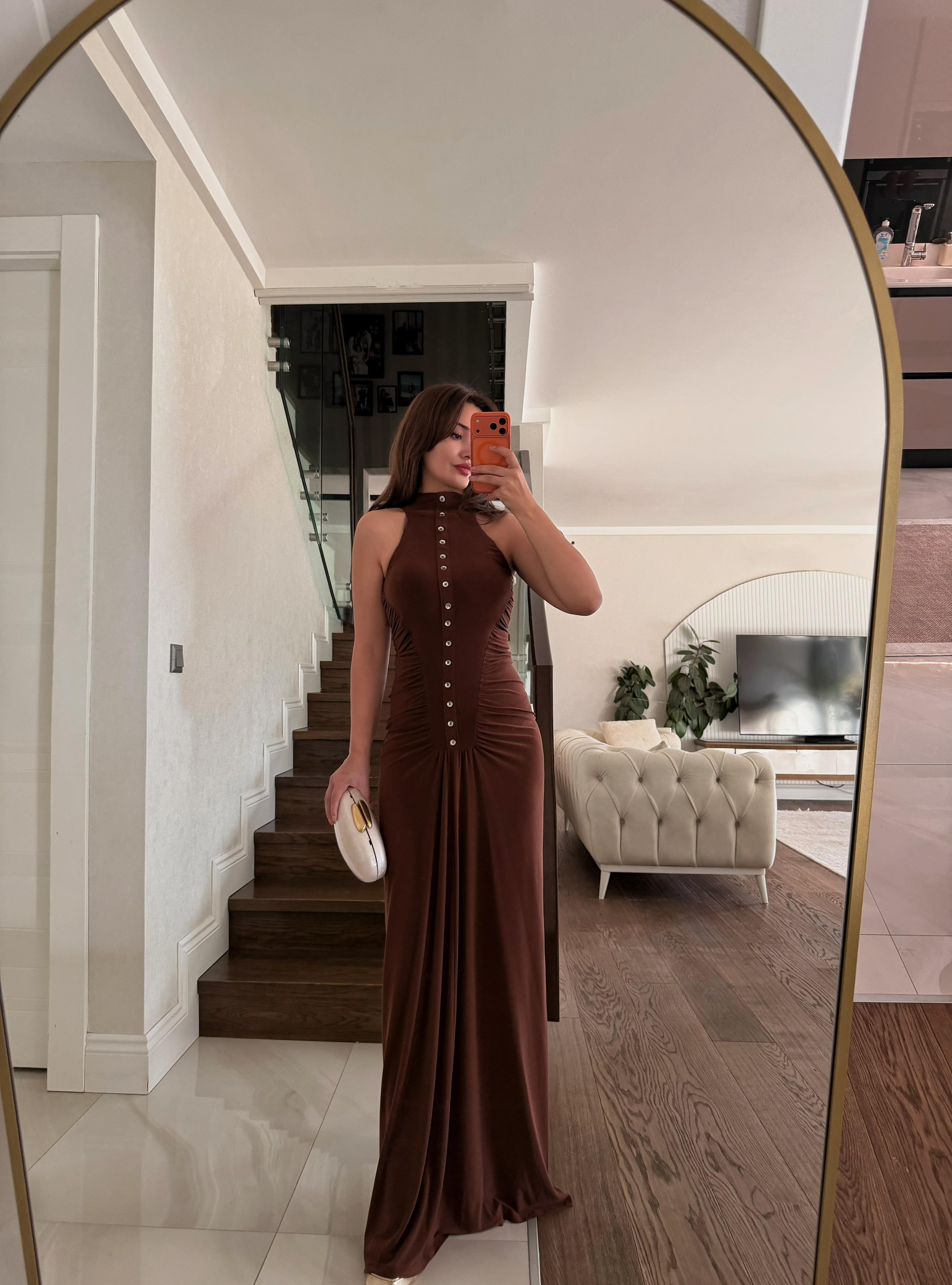 DÜĞME DETAYLI BÜZGÜLÜ ELBİSE
