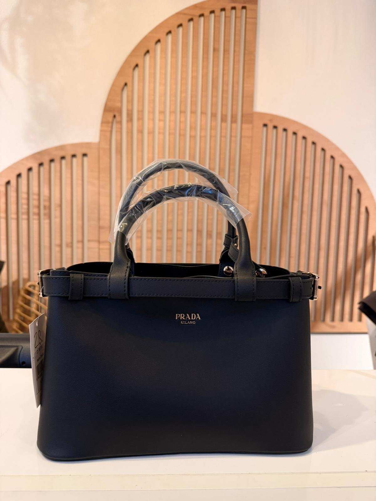 PRADA ÇANTA
