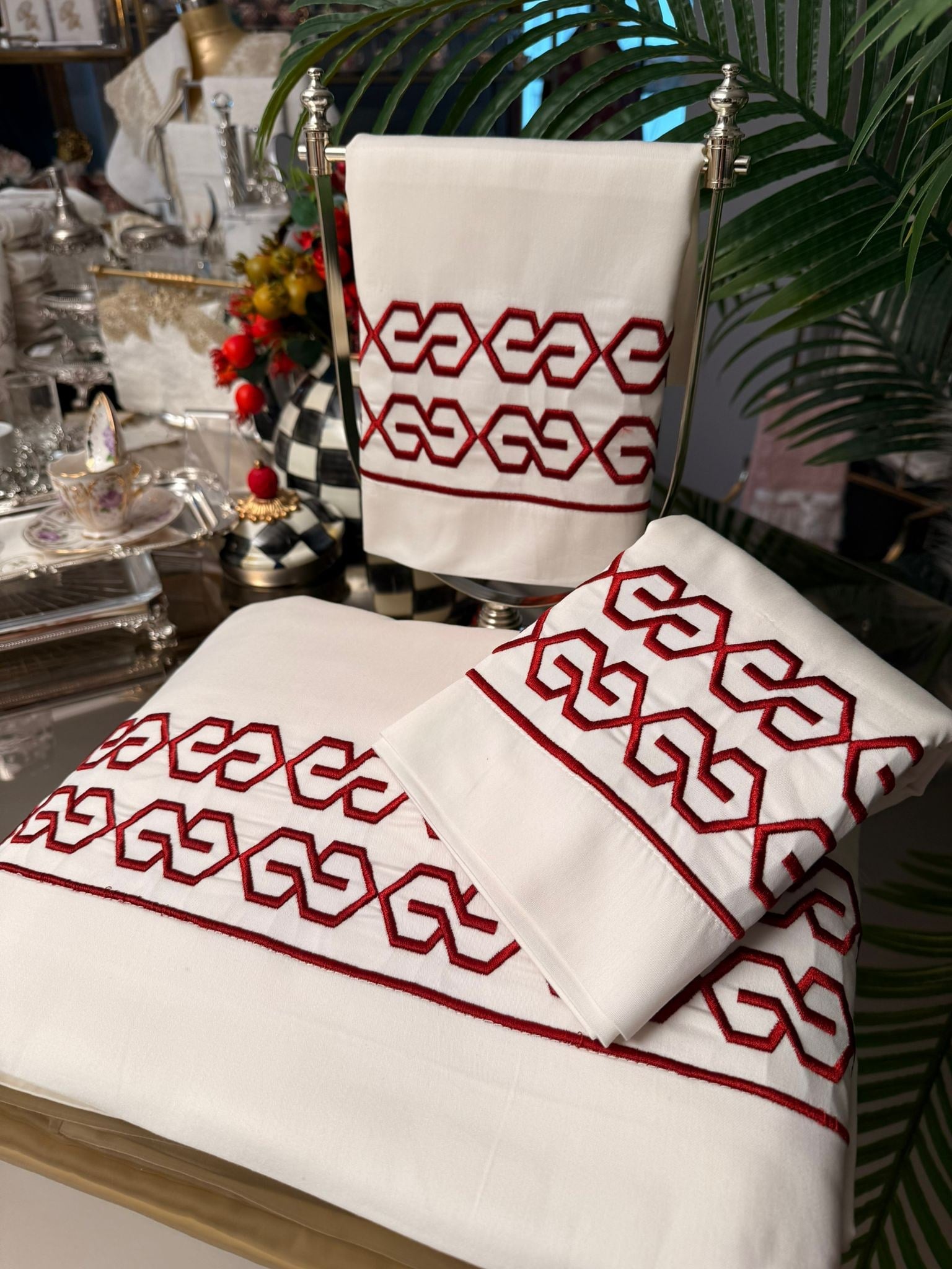 Elora Model Bordo Nakışlı Nevresim Takımı