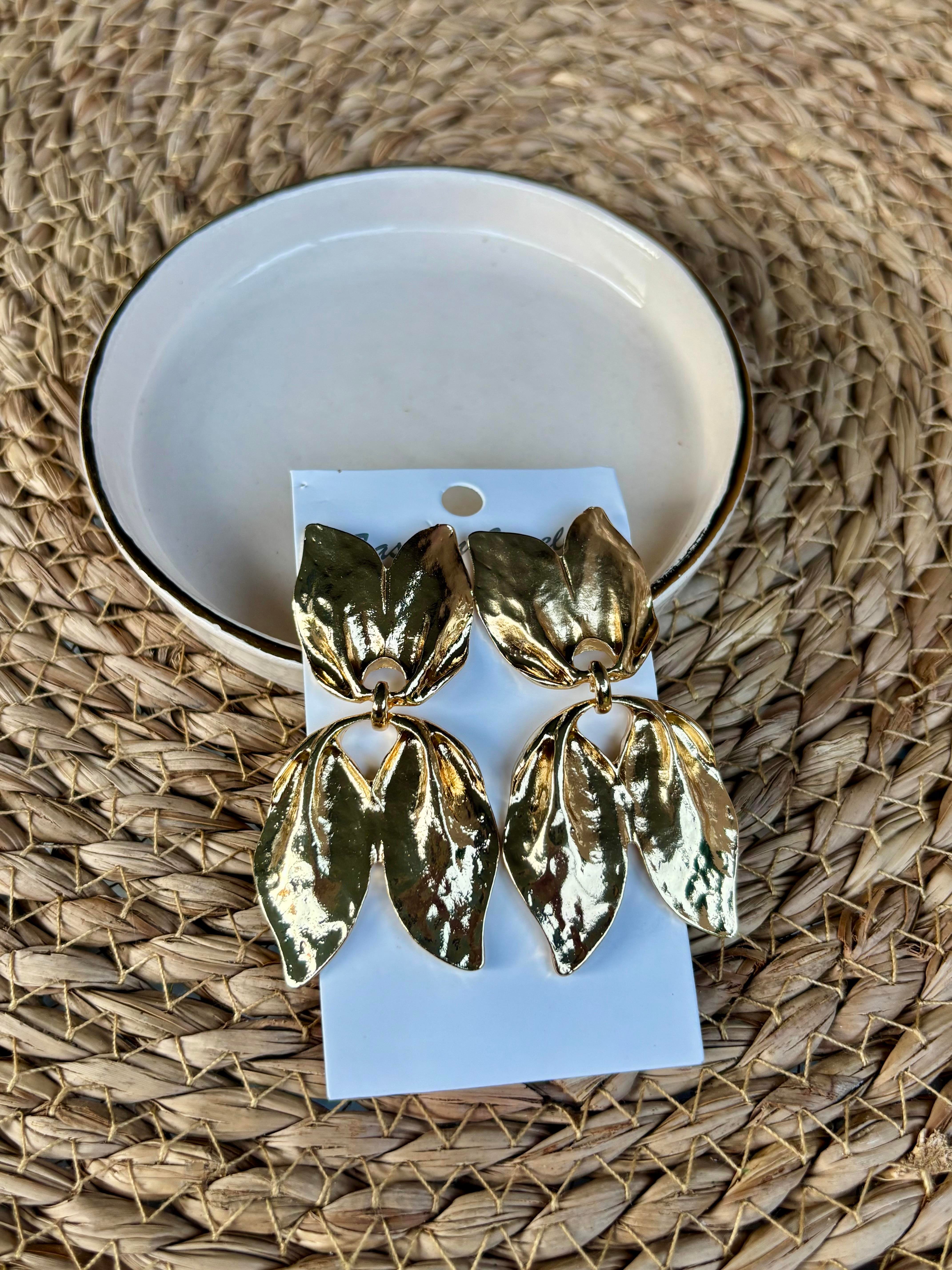 Gold Yaprak Model Küpe