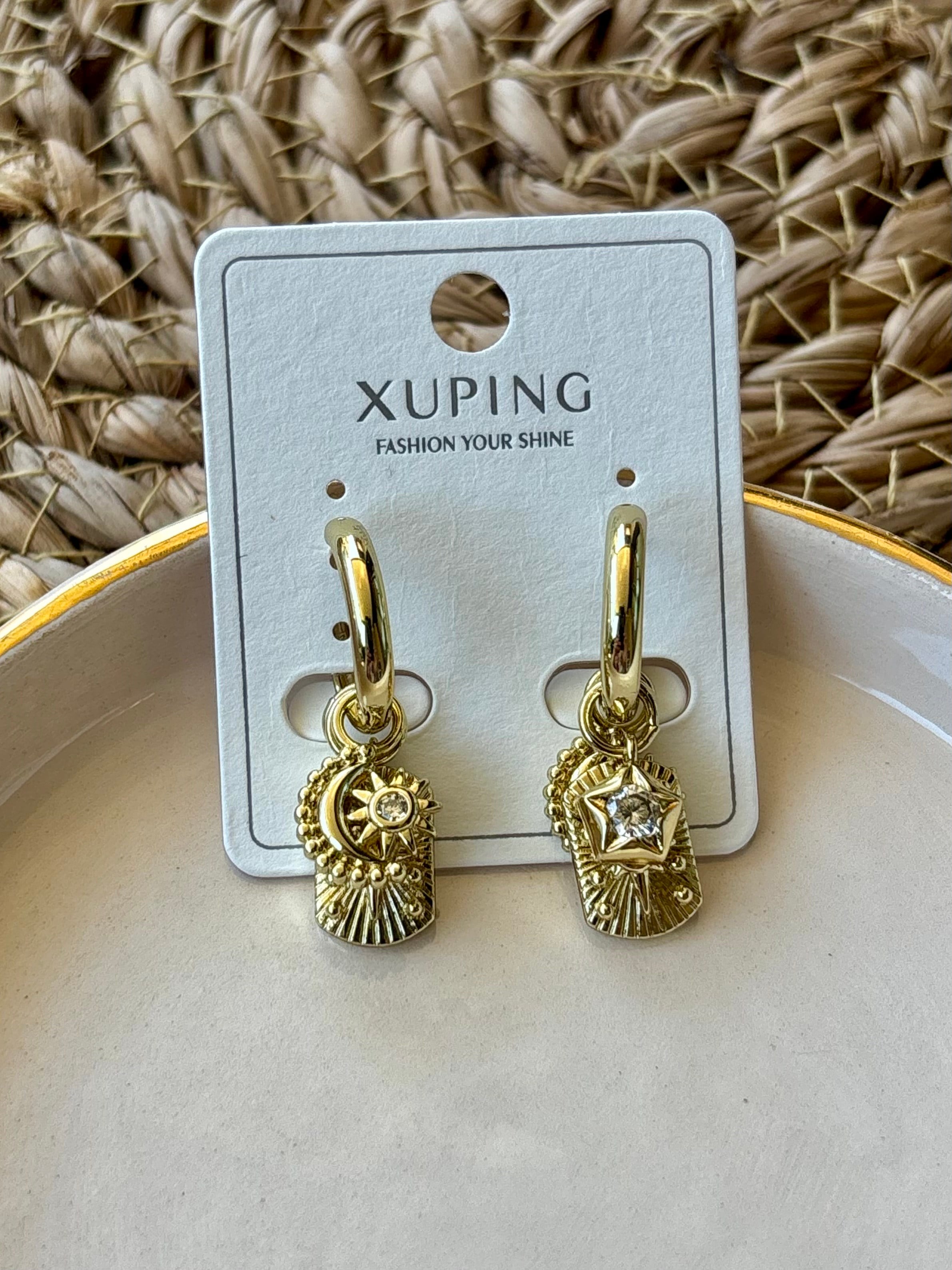 Xuping Marka Kararma Yapmayan Siallantılı Güneş ve Yıldız Küpe