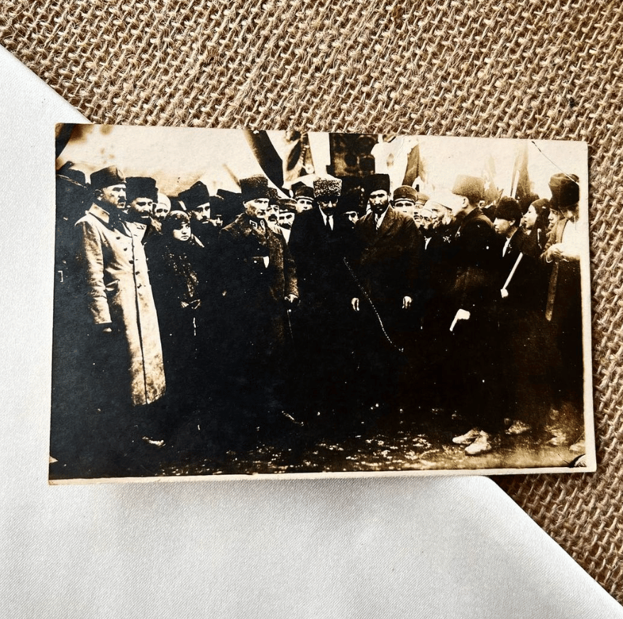 Gazi Mustafa Kemal Atatürk ve Latife Hanım Fotokartı
