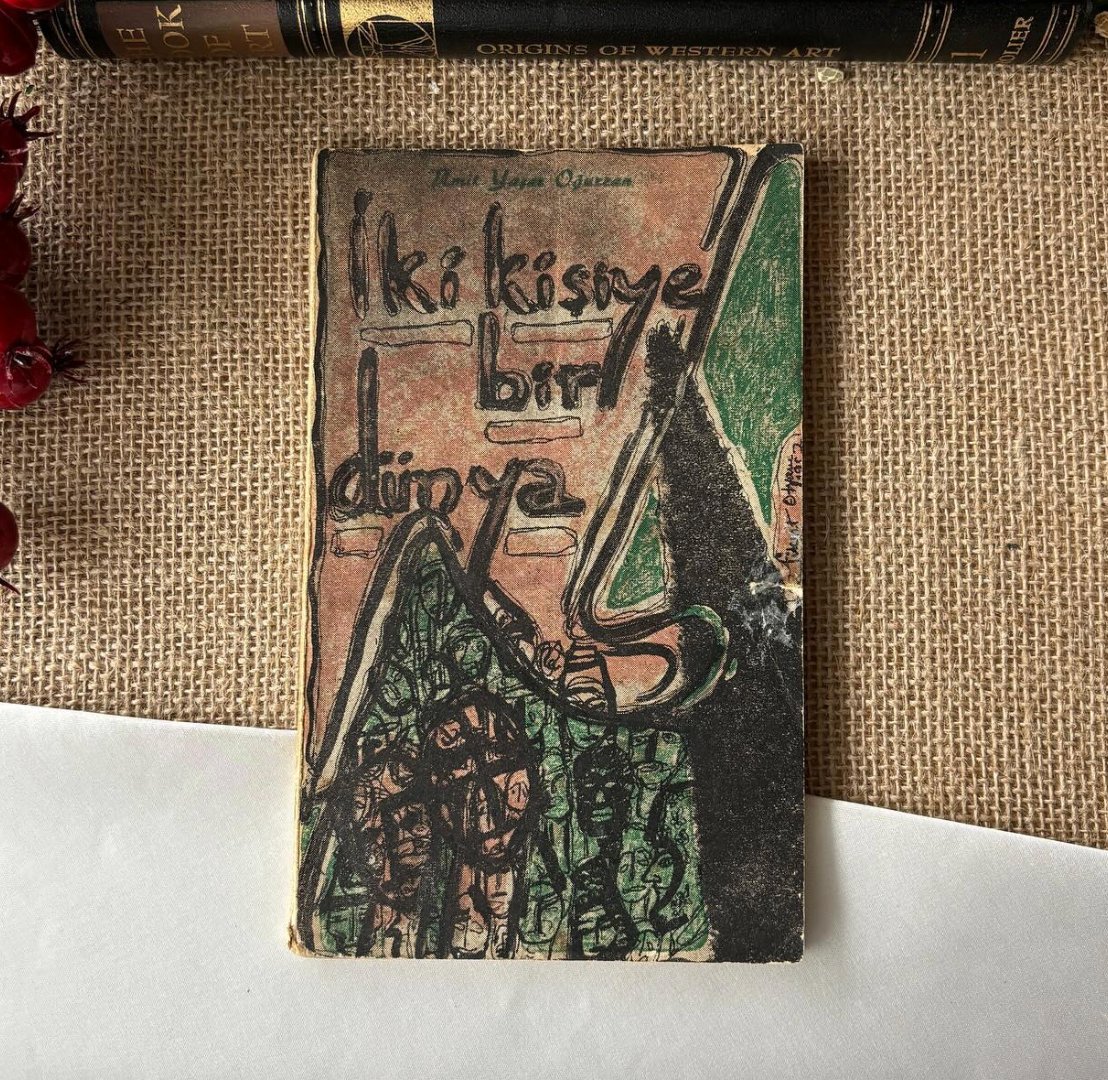 Ümit Yaşar Oğuzcan'dan İmzalı ve İlk Baskı İki Kişiye Bir Dünya