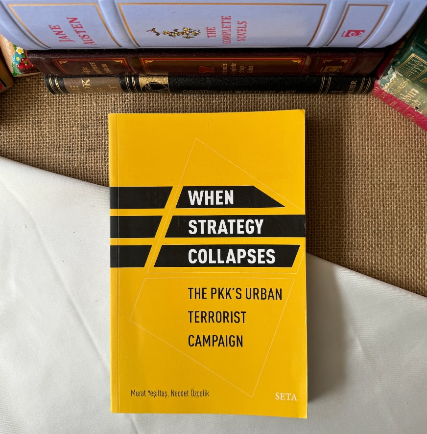 When Strategy Collapses - Murat Yeşiltaş, Necdet Özçelik