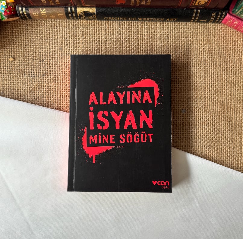 Yazarından İmzalı Alayına İsyan - Mine Söğüt