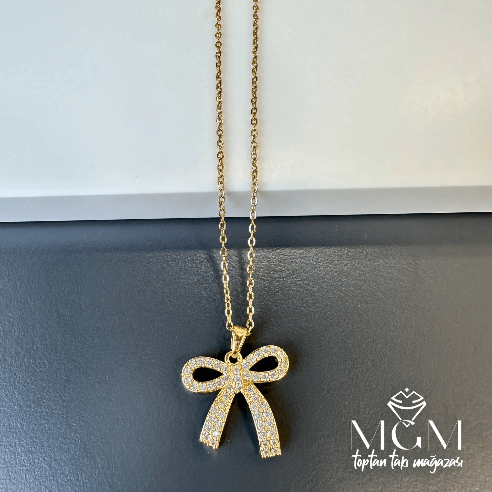 Çelik Zirkon Taşlı Fiyonk Kolye
