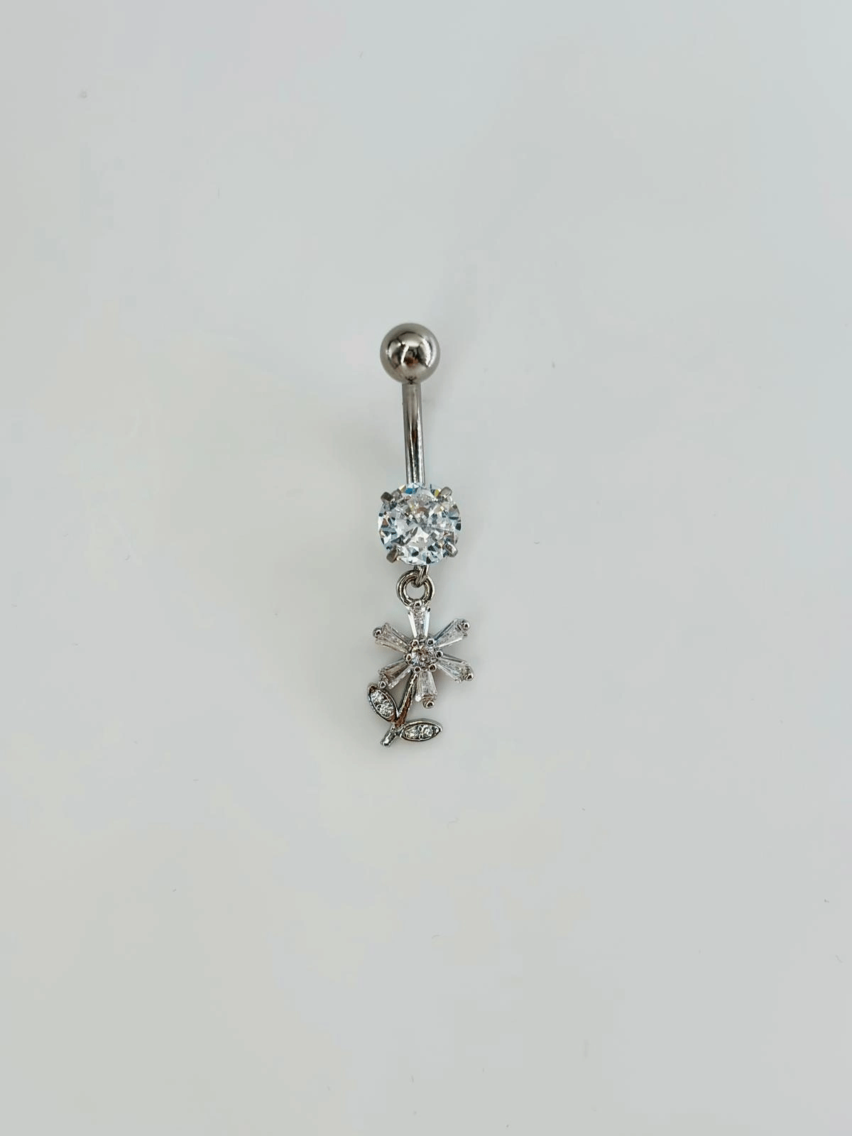 Çiçek Detaylı Göbek Piercing