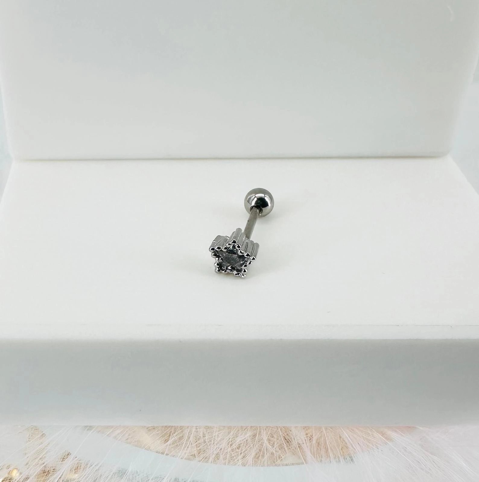 Tragus Kıkırdak Küpesi